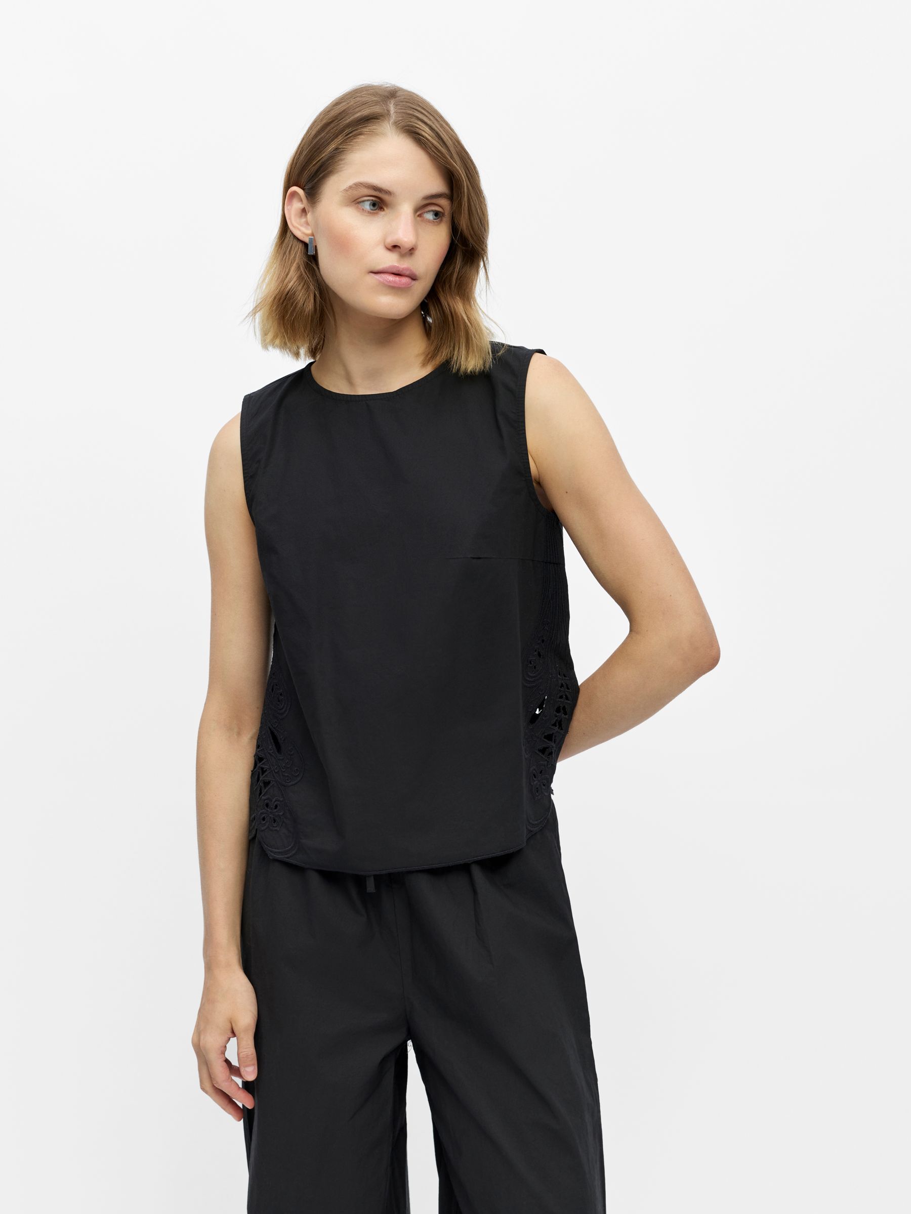 Top Sans Manches, OBJECT