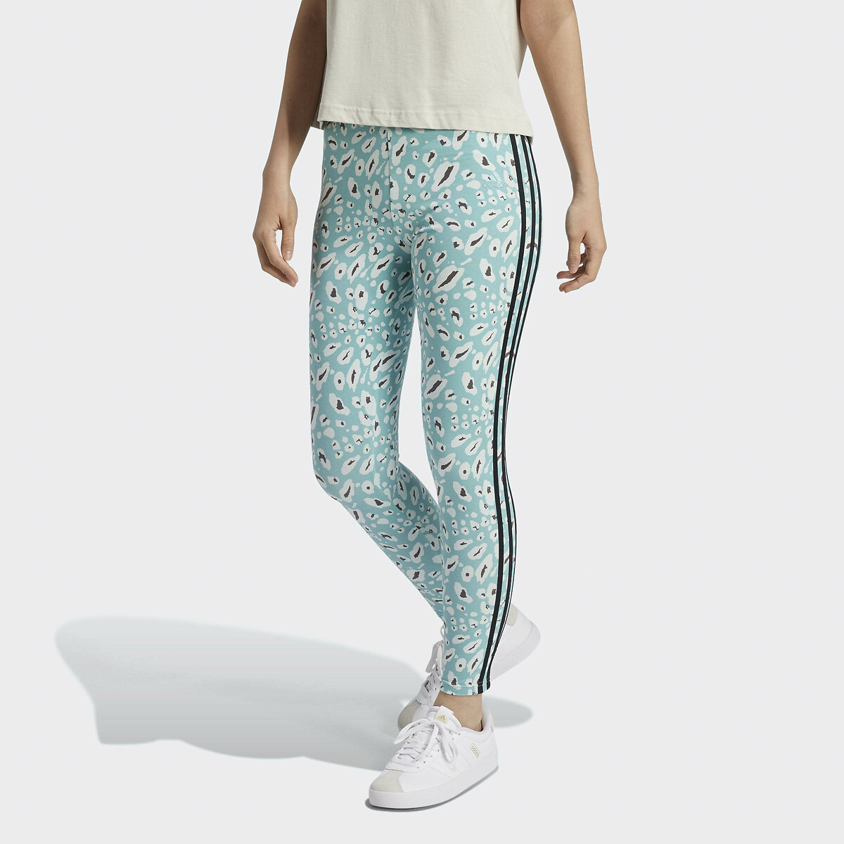 最新！アディダス☆ESSENTIALS 3-STRIPES ANIMAL PRINT LEGGINGS Essentials 3-Stripes Animal Print Leggings at Amazon Women's