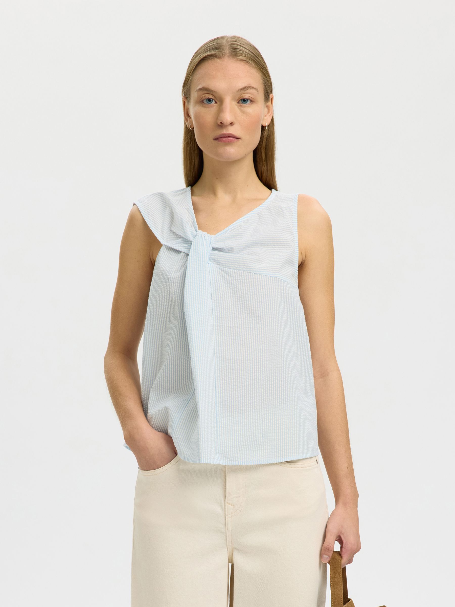 Top Sans Manches, SELECTED