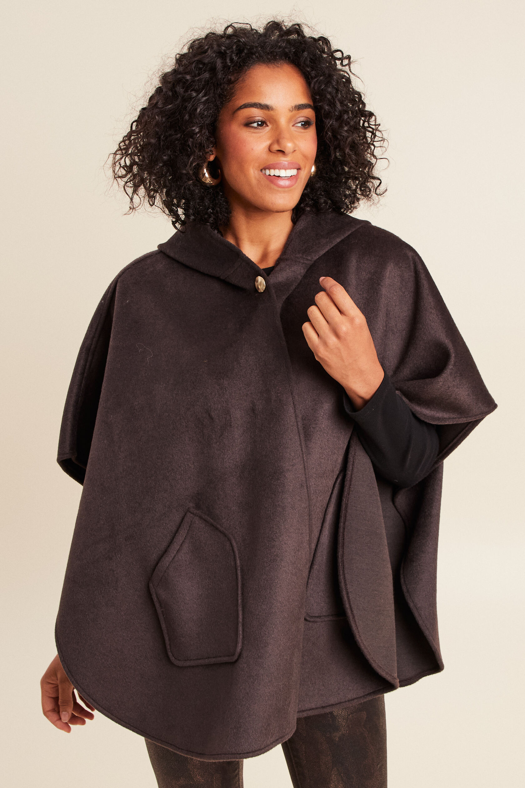 Poncho cape, BREAL