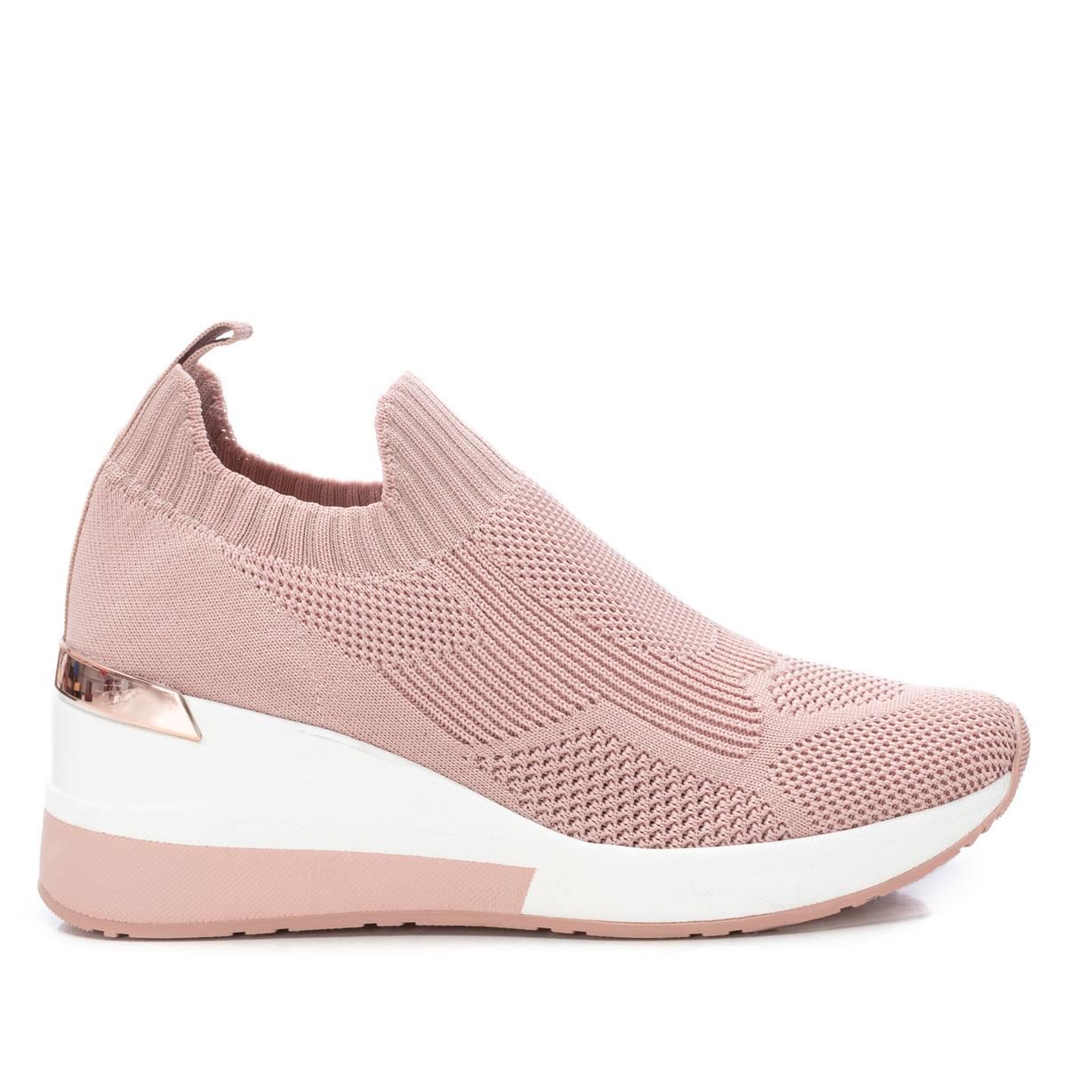 Marque de chaussure avec shop une rose sous la semelle