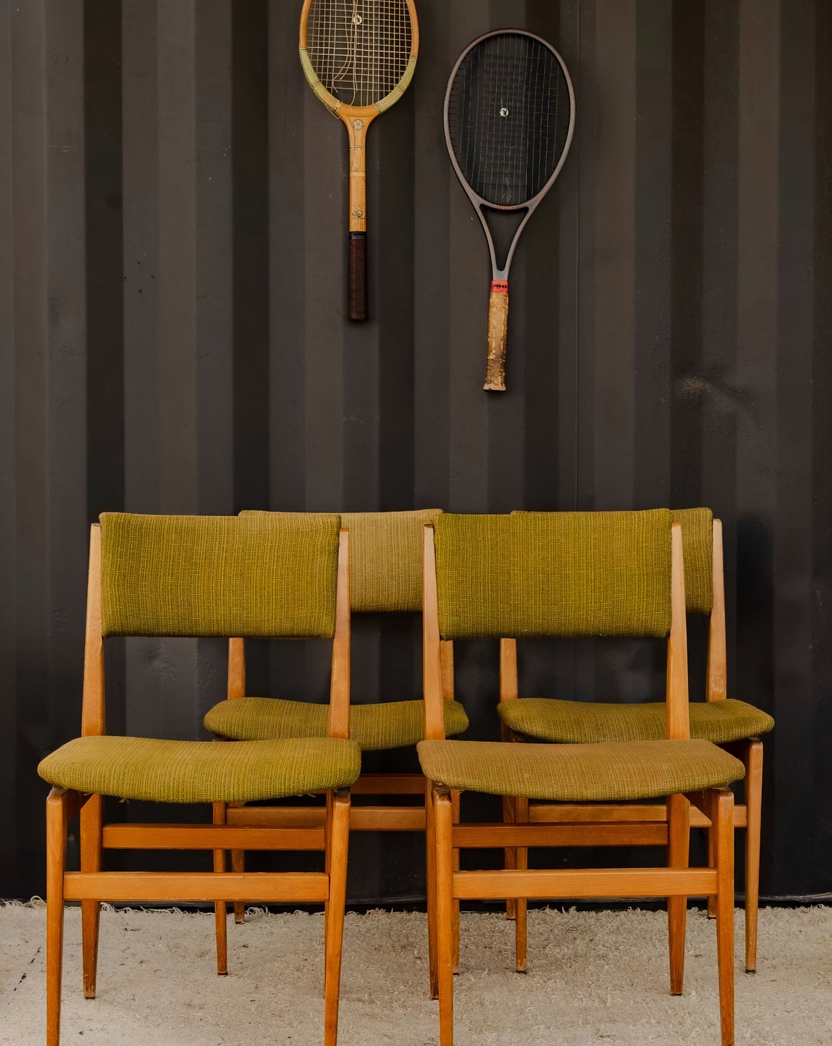 Lot de 4 chaises en bois et tissu vert Alma N°1872 - Bon état, DEBONGOUT