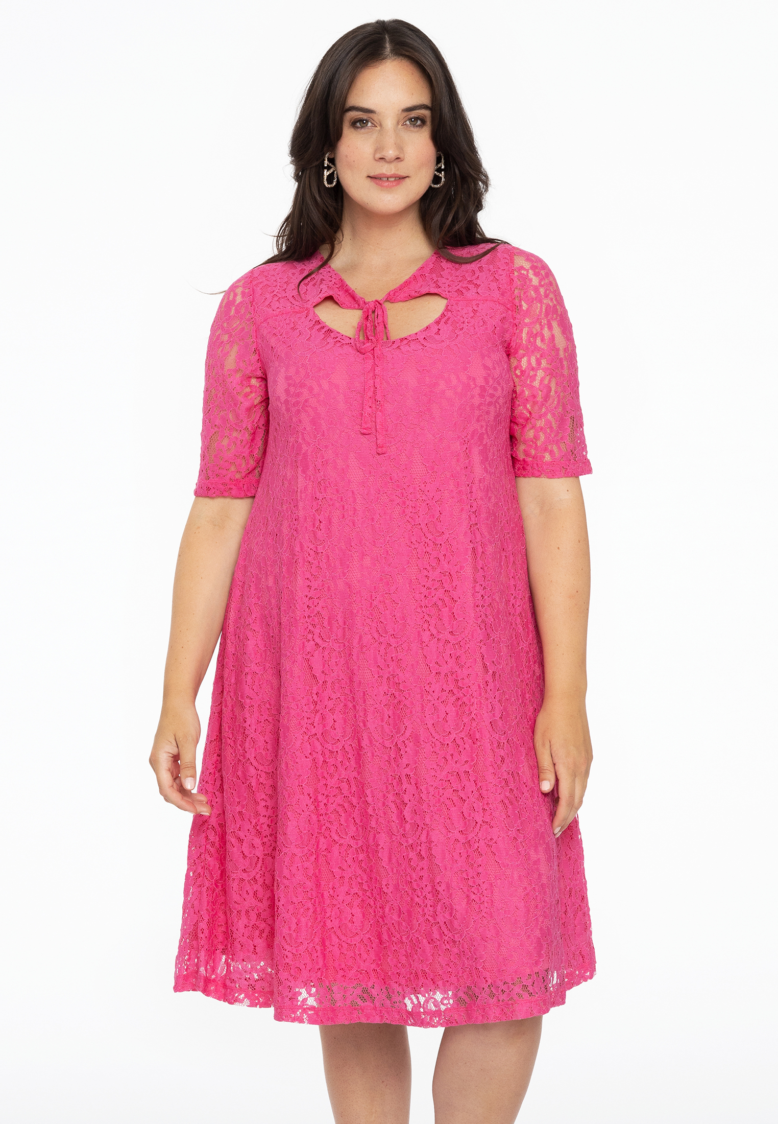 Robe en dentelle, YOEK