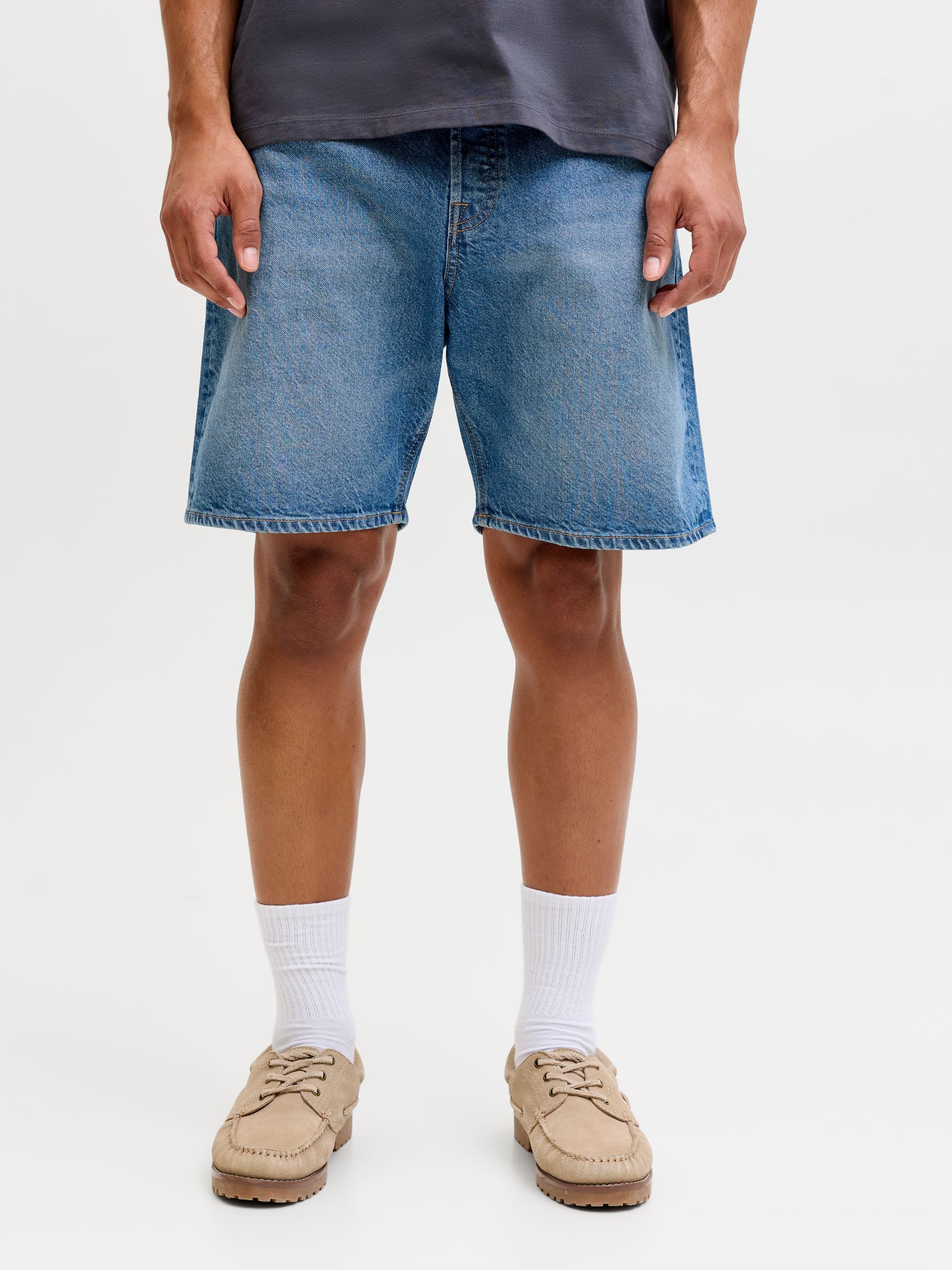 Short En Denim, aprel