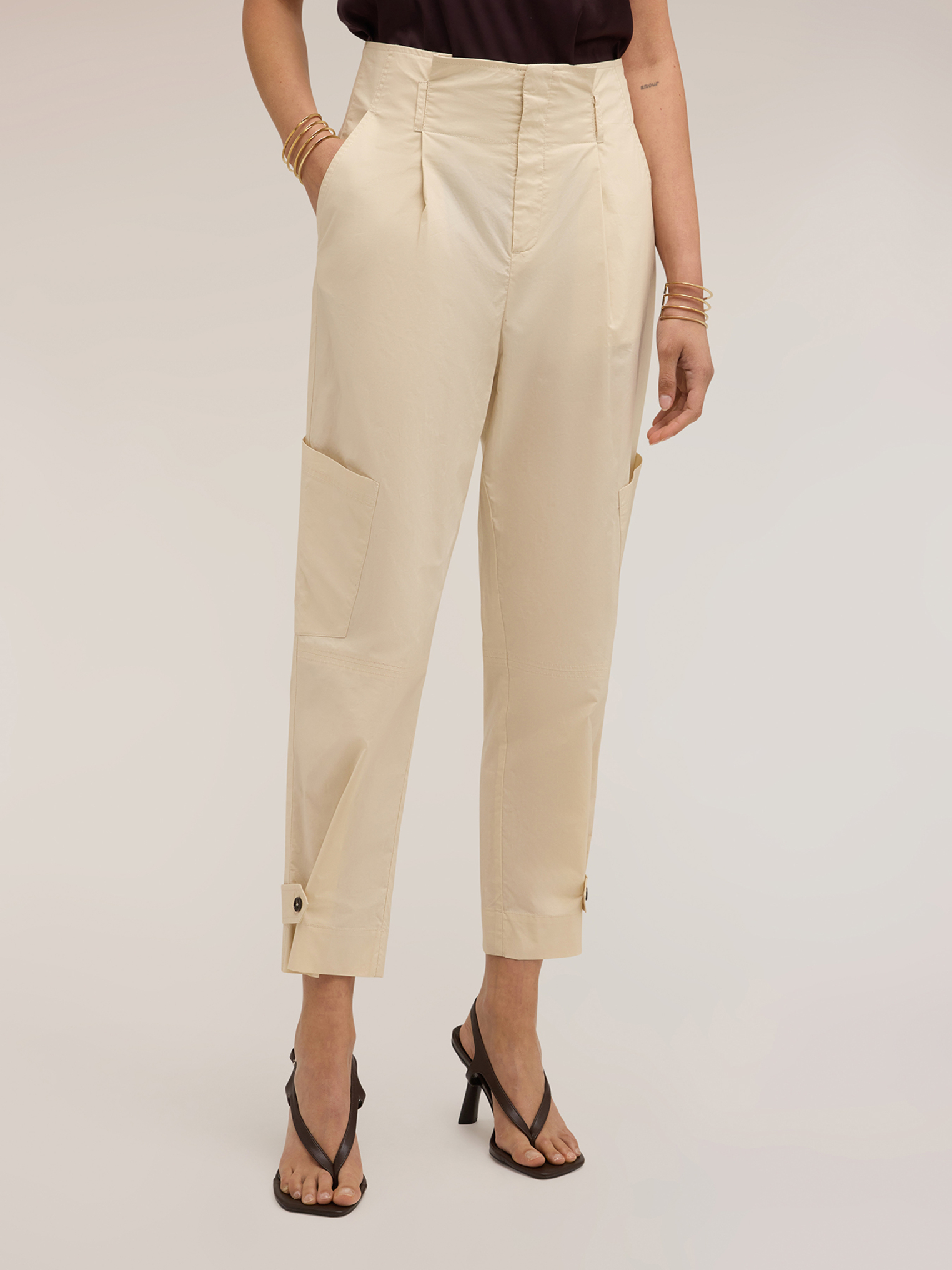 Pantalon cargo, MOTIVI
