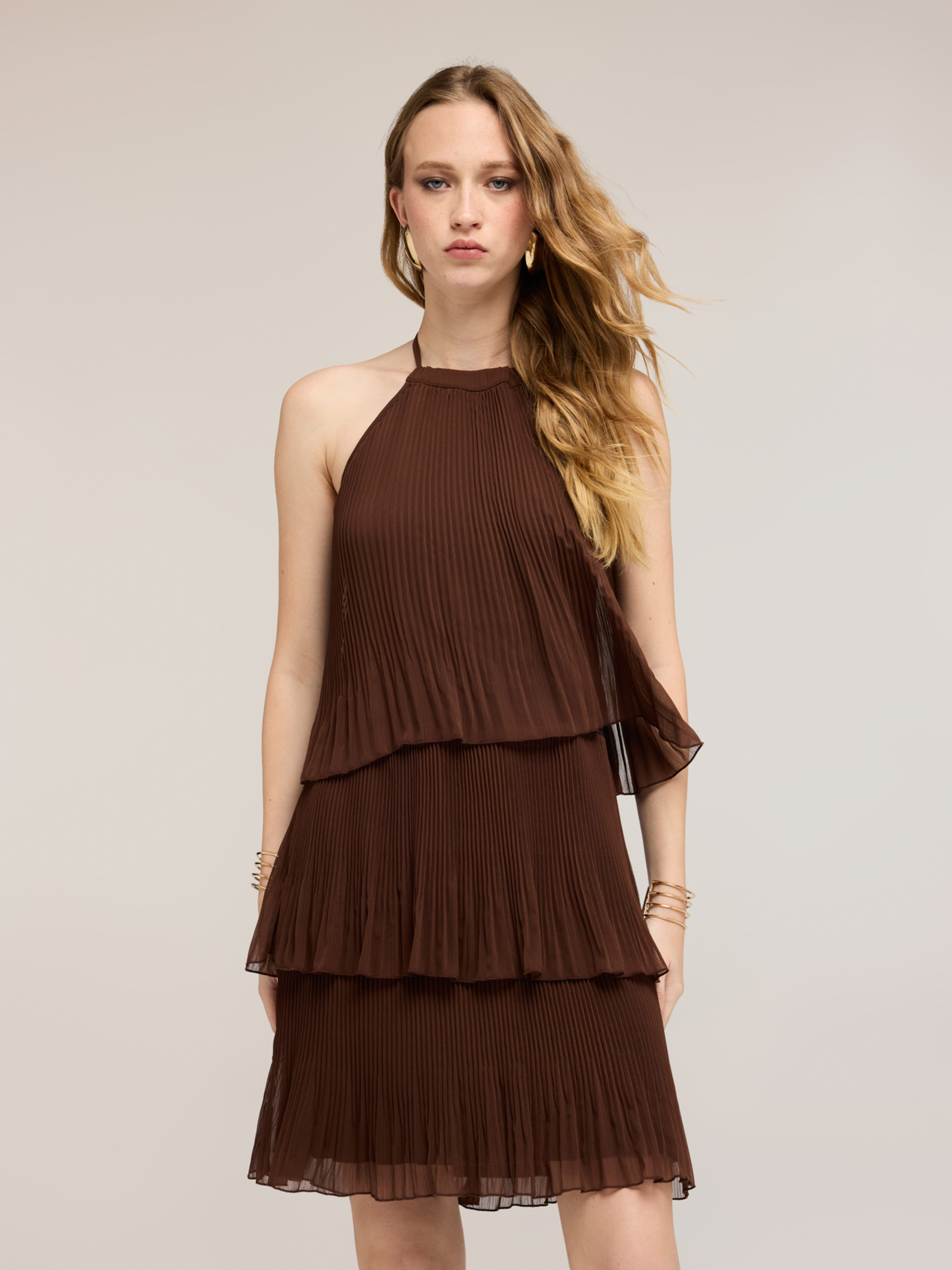 Robe courte plissée à volants, MOTIVI