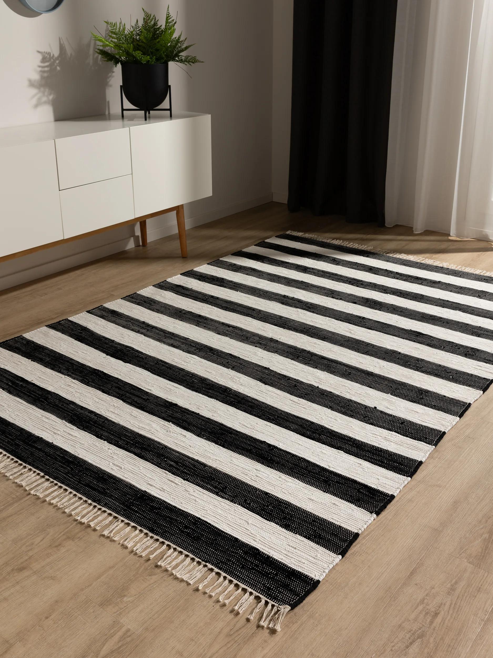 Tapis de couloir fabriqué à partir de matériaux recyclés tissé main TOM, BENUTA