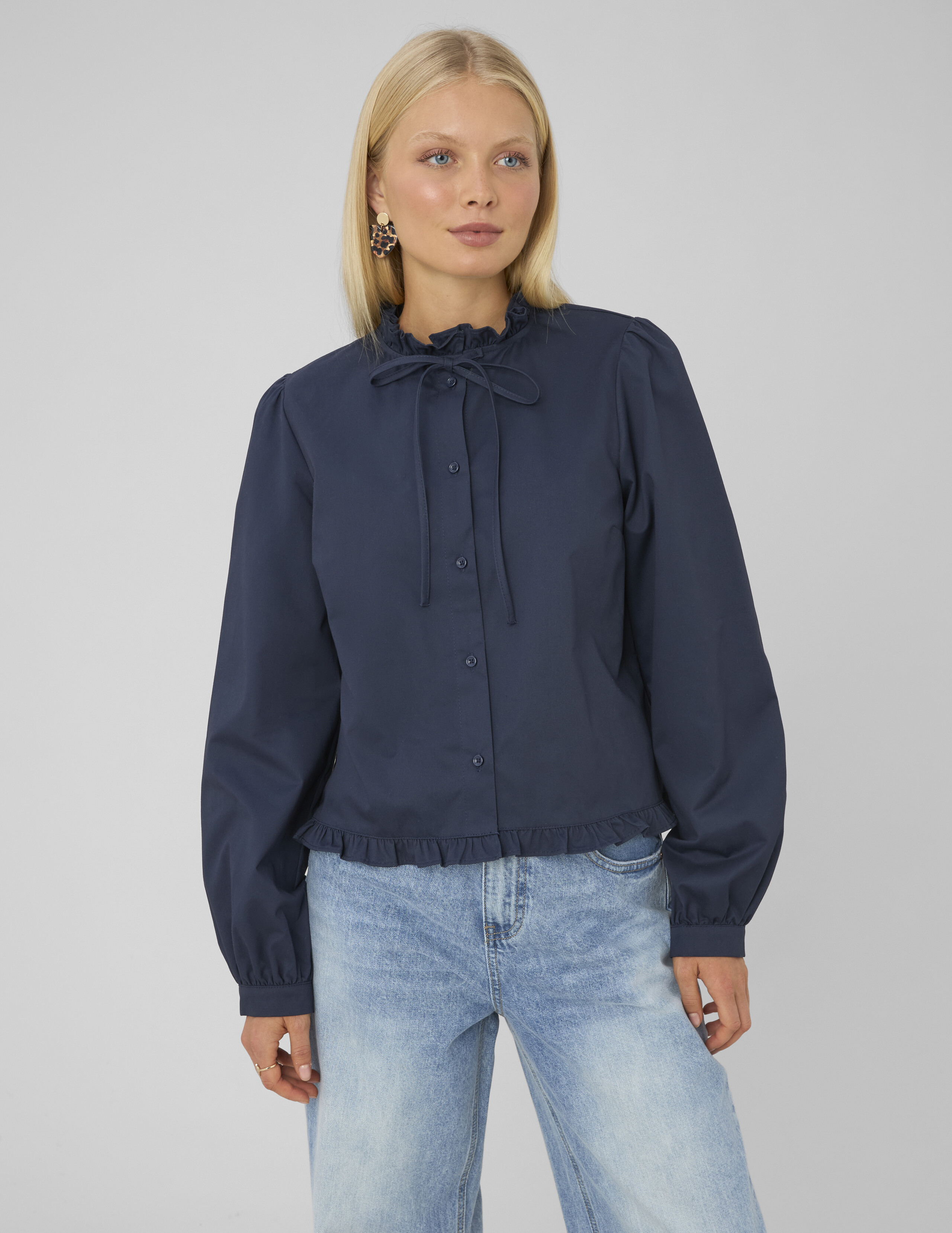 Blouse à volants, BZB