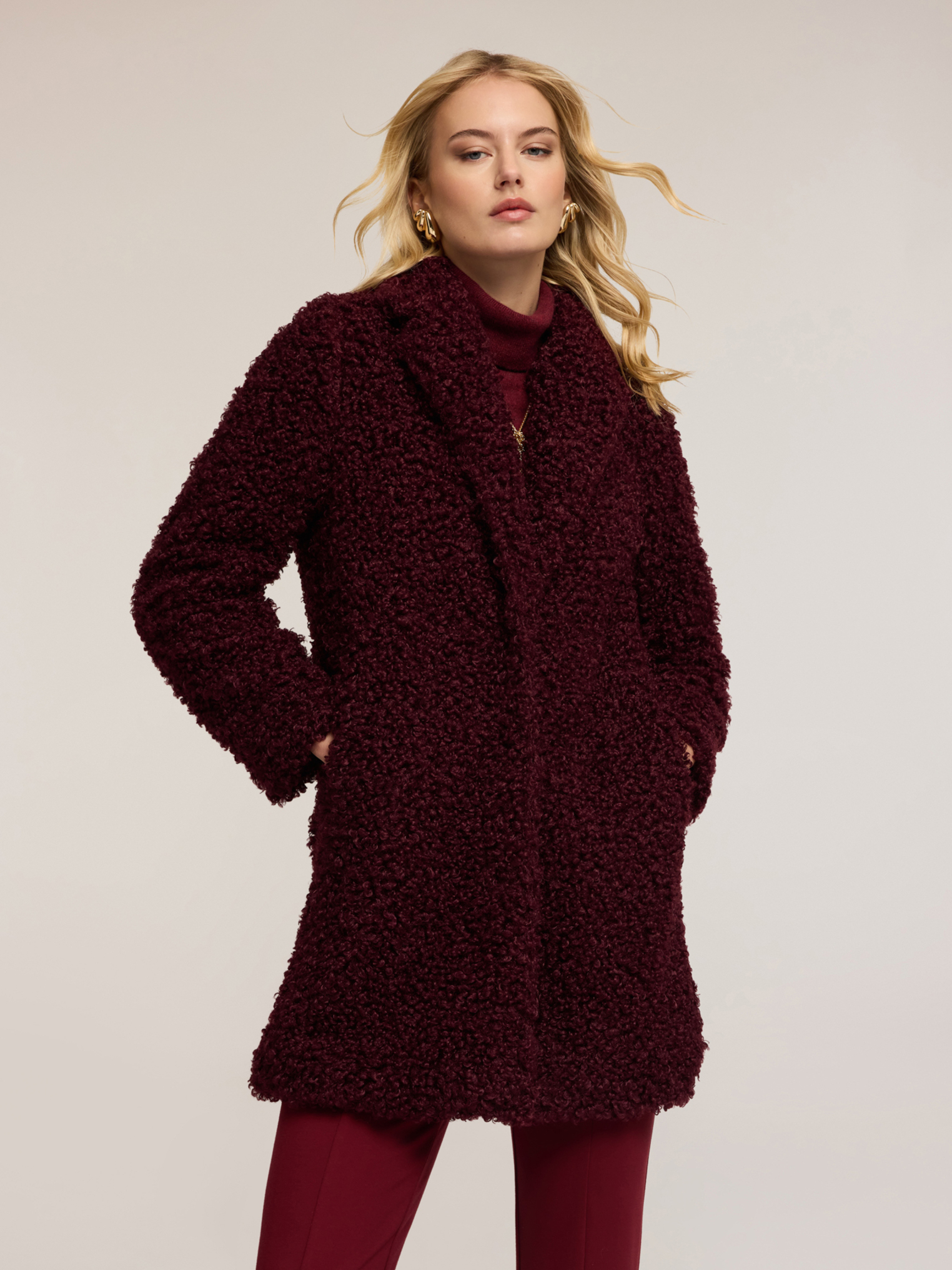 Manteau oversize en tissu bouclé, MOTIVI
