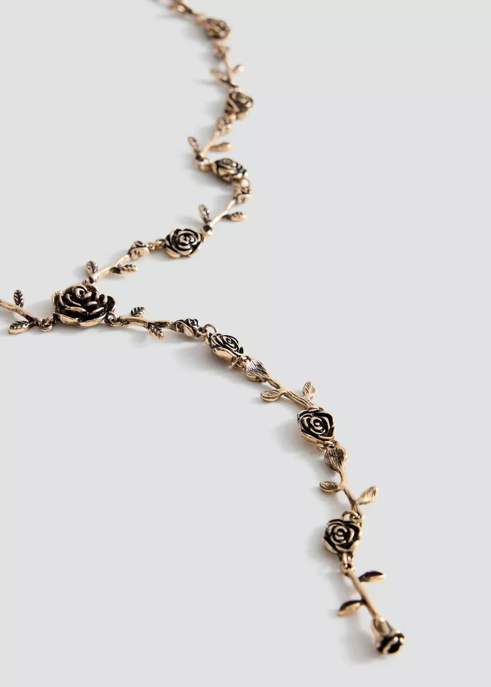 Collier avec pendentif métallique, MANGO