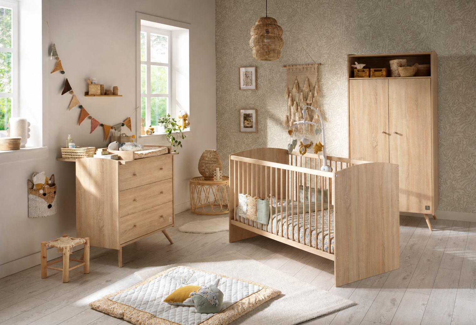 Chambre bébé trio: Lit bébé 70x140 évolutif, commode à langer 3 tiroirs et armoire 2 portes décor bois chêne, SAUTHON