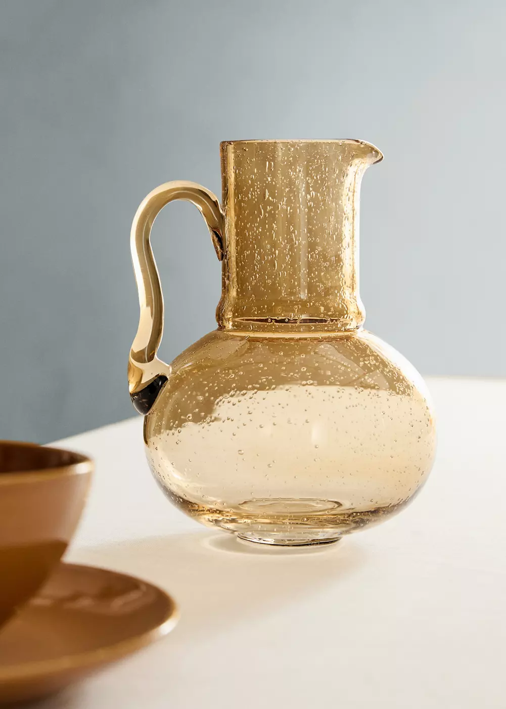 Carafe en verre à bulles coloré, MANGO HOME