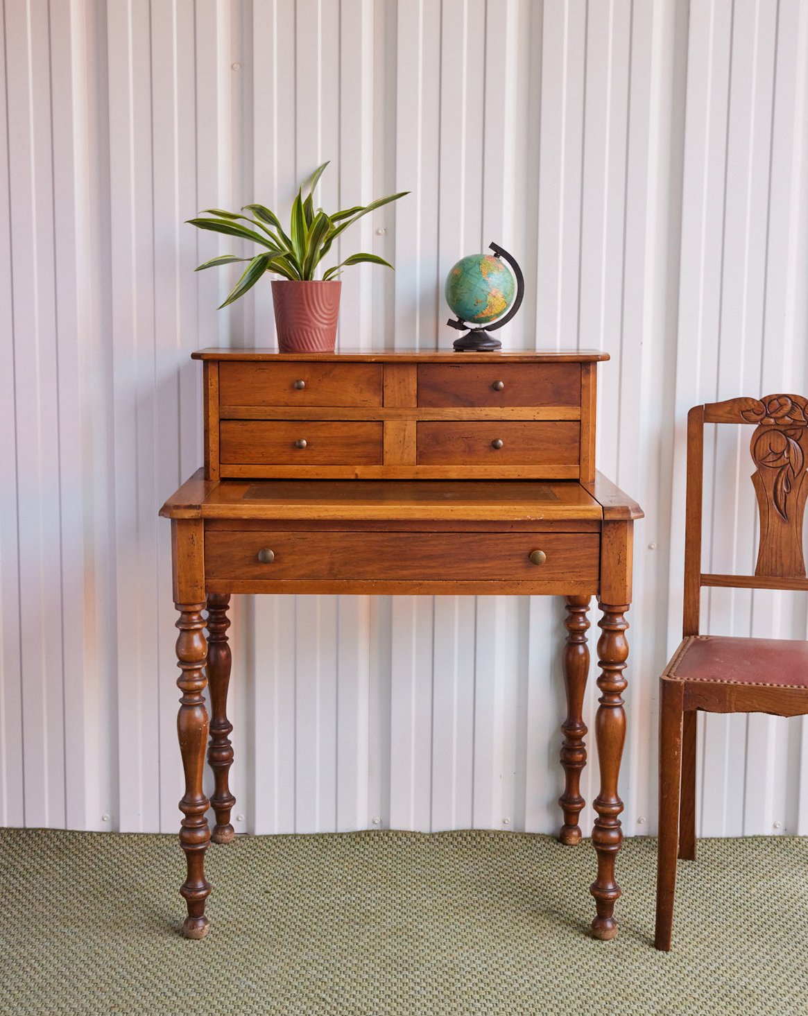 Bureau de dame en bois Edouard N°1040 - Bon état, DEBONGOUT