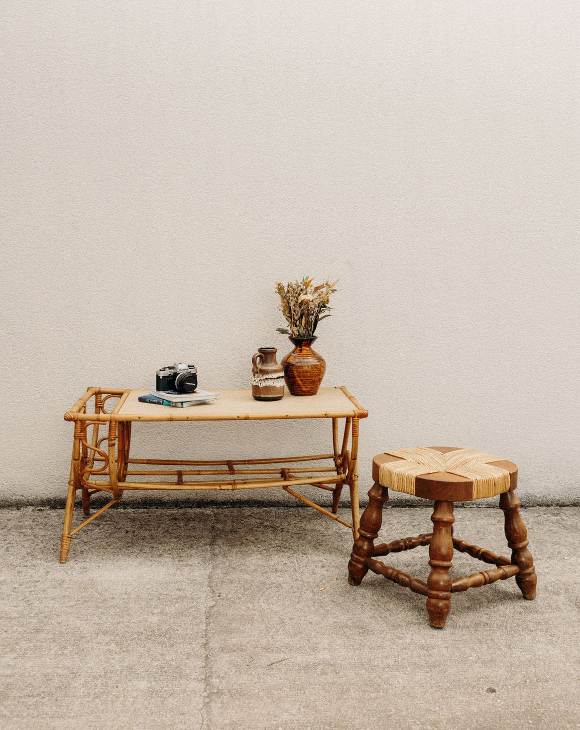 Table basse en rotin aux lignes aériennes Léonie N°1008 - Bon état, DEBONGOUT