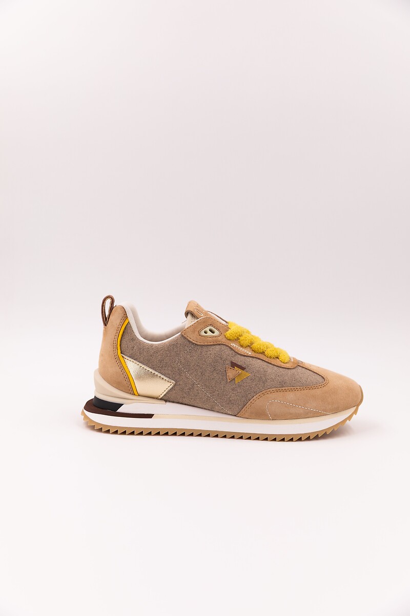0-105 Zapatillas en materiales mixtos LOLA