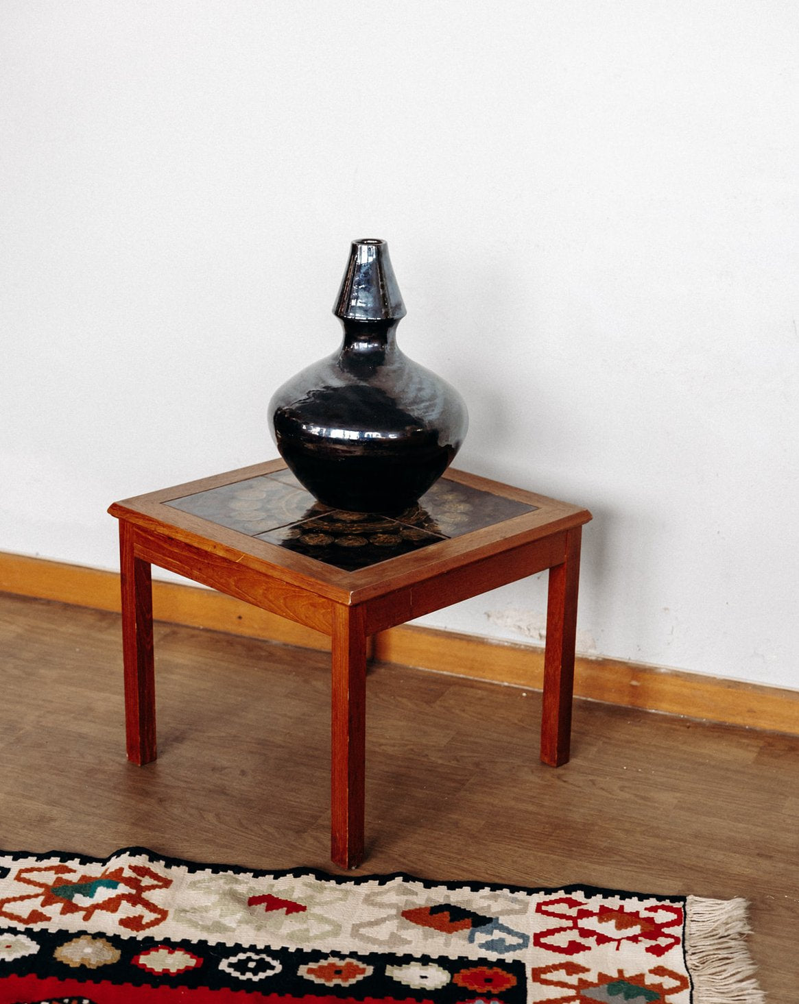 Table basse en faïence Léonie N°126 - Bon état, DEBONGOUT