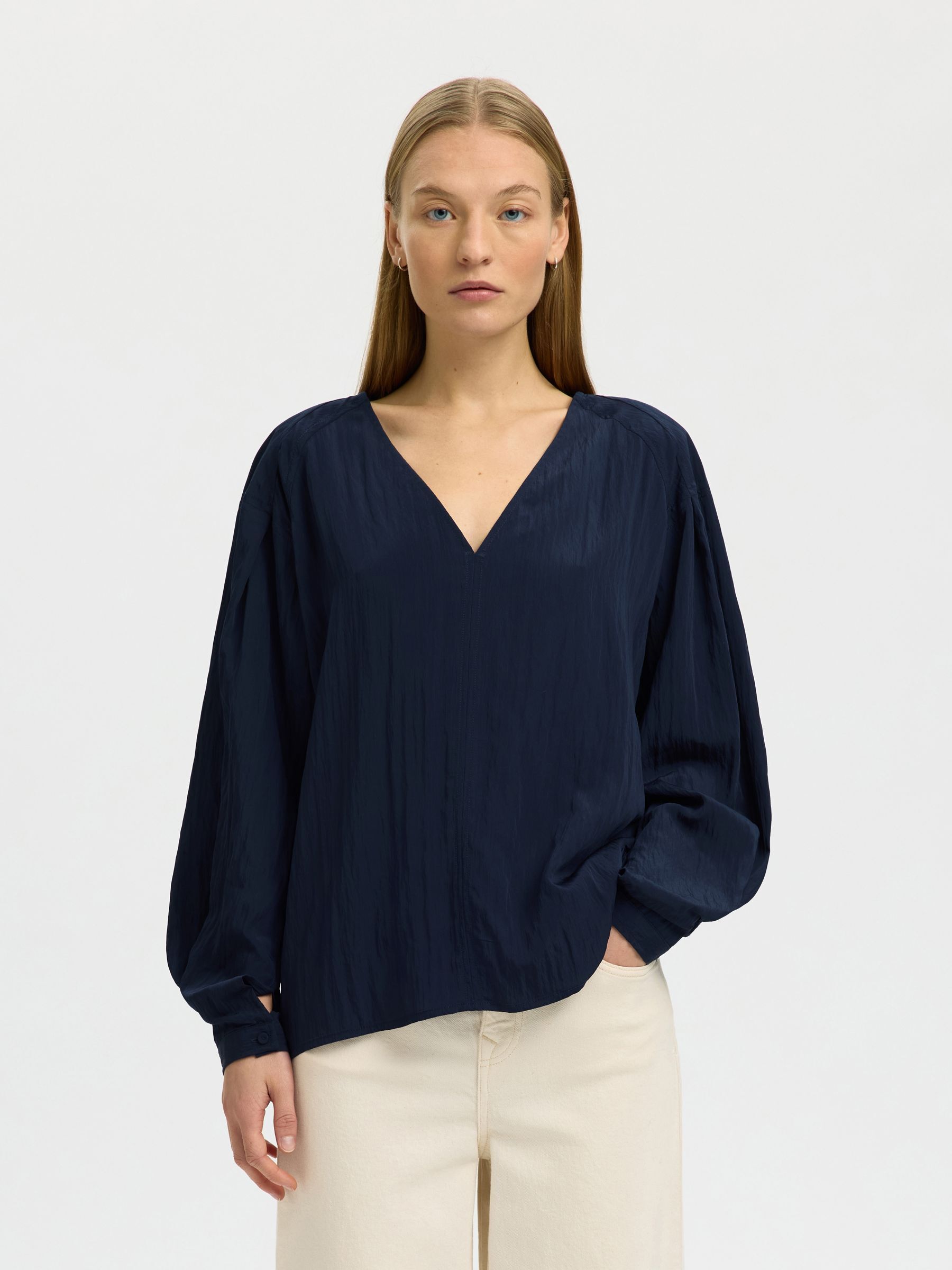 Chemise À Col V, SELECTED