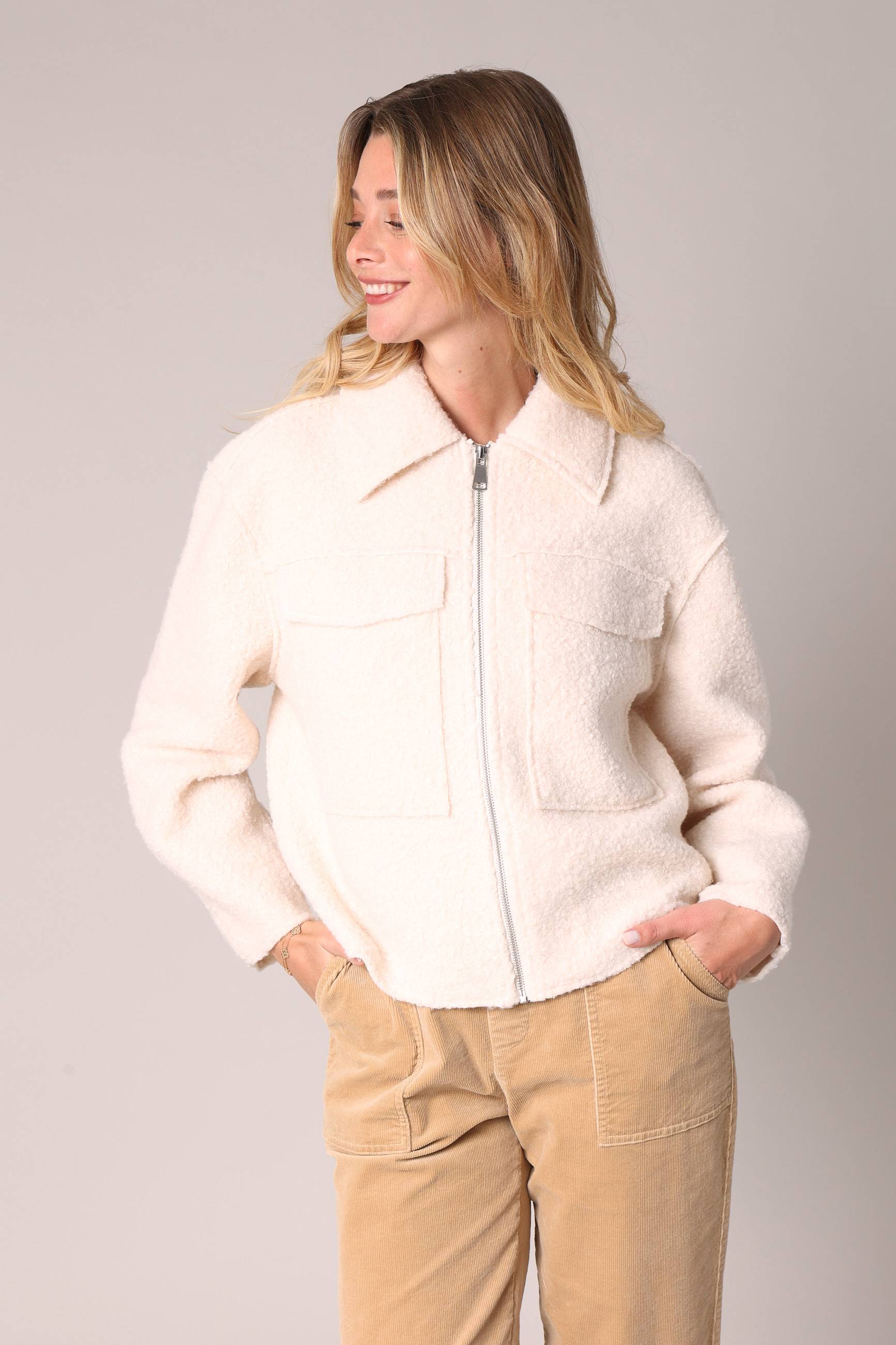 Veste courte en tissu effet bouclé ASSILI, DEELUXE