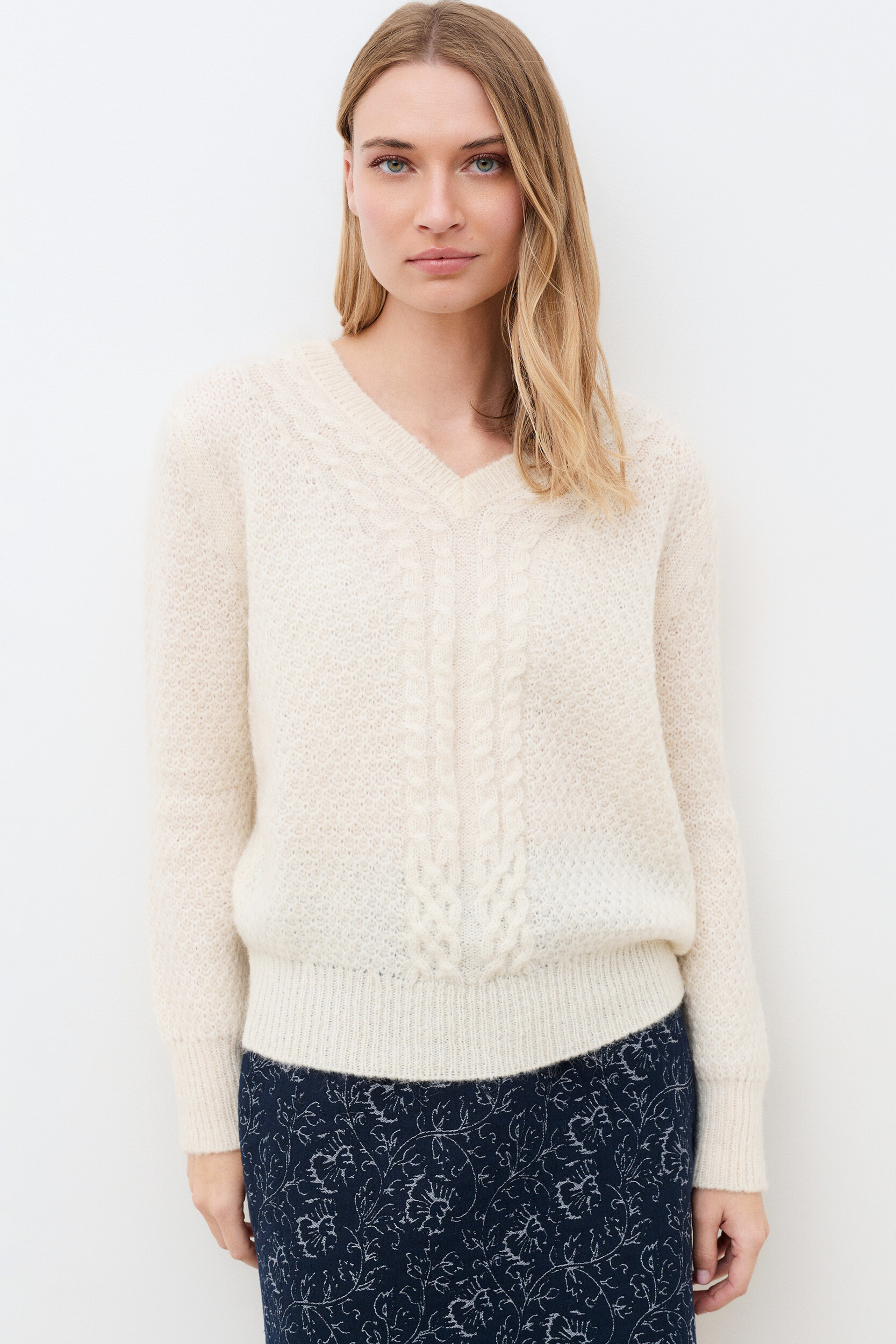 Pull droit col v MVICTORINE, CAROLL