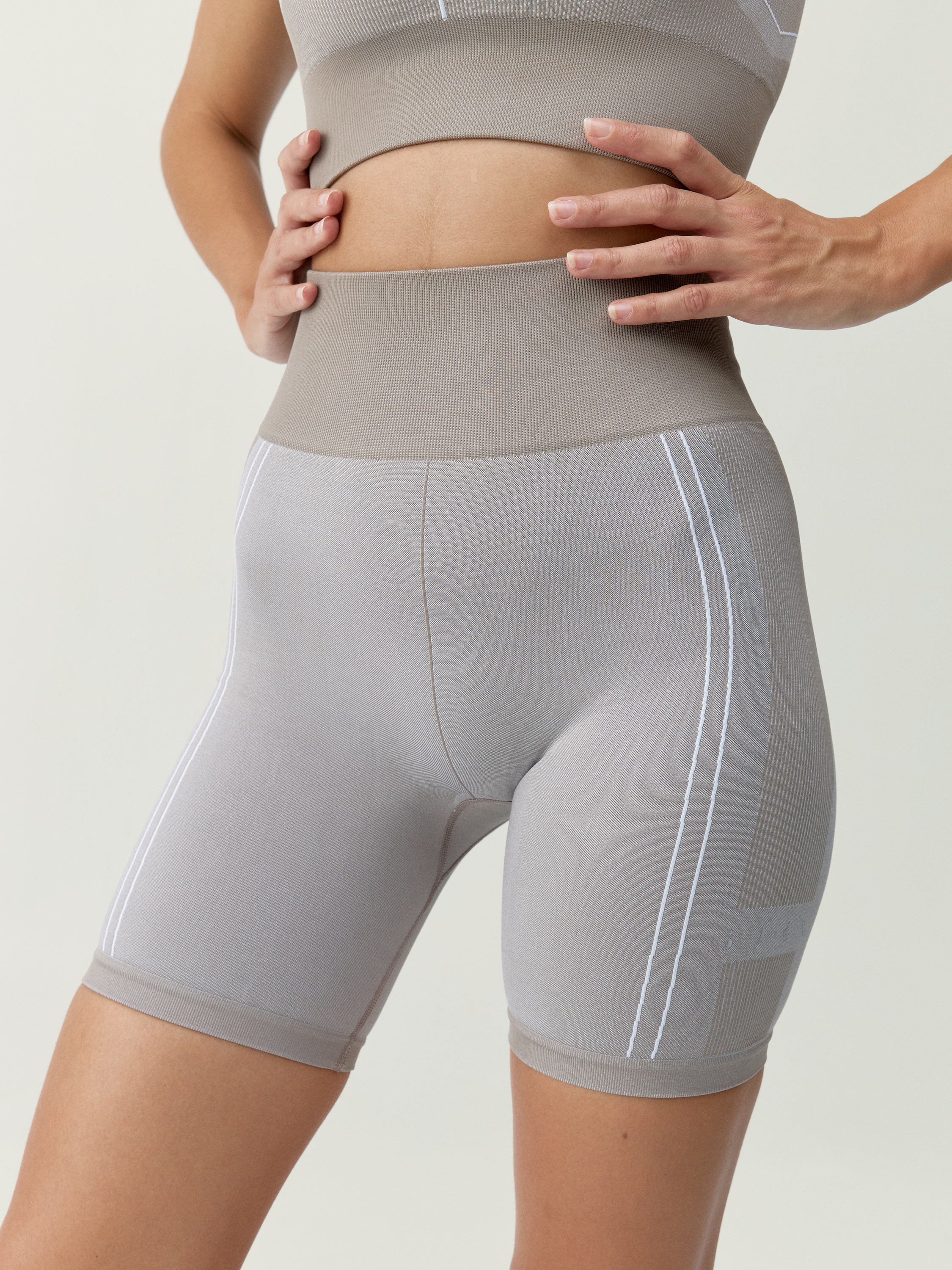 Short de sport femme Cara type cycliste, BORN