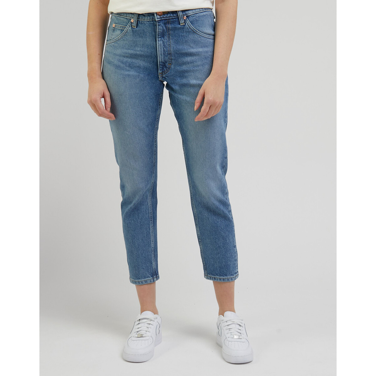 Rider Slim Straight Jeans in Mid Rise