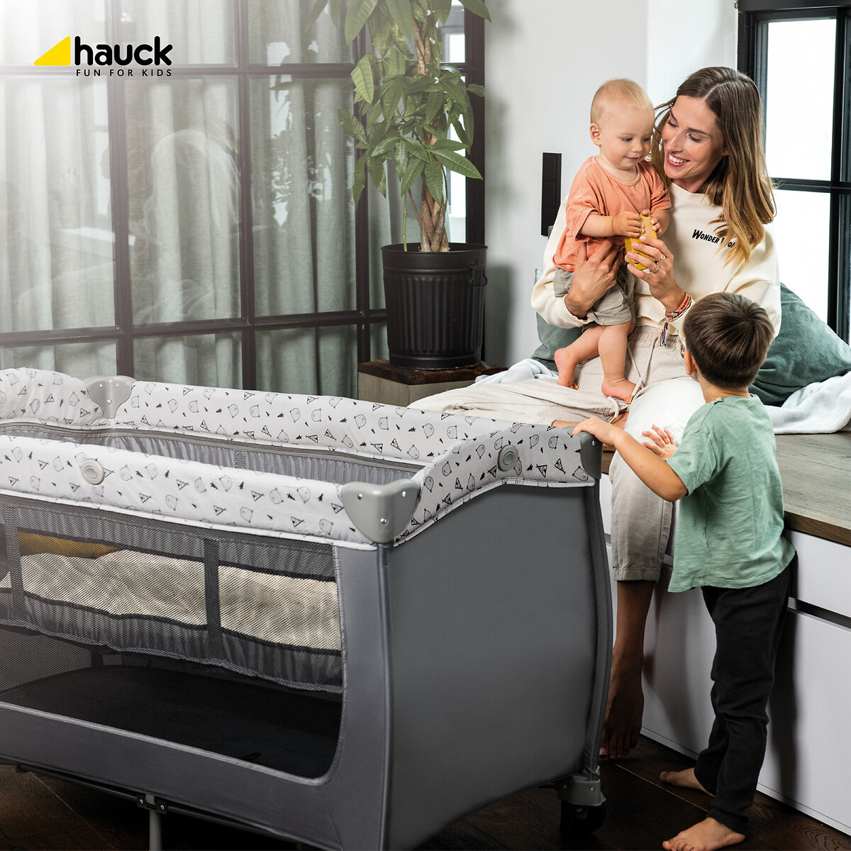 Hauck dreamer 2024 travel cot