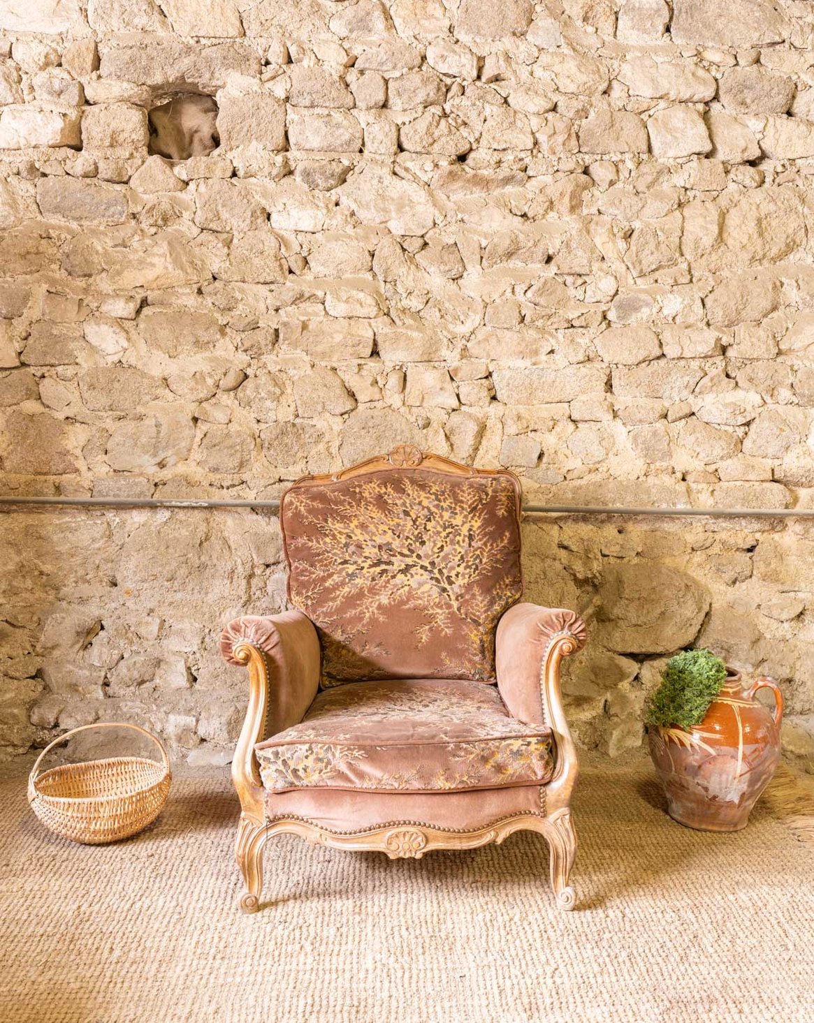 Fauteuil en velours marron Ernest N°1600 - Bon état, DEBONGOUT