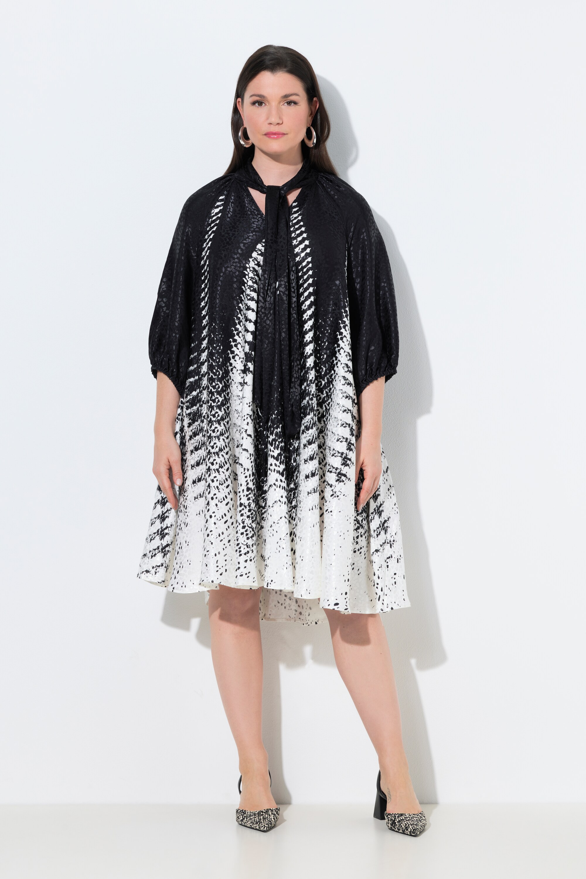 Robe avec lavallière, ULLA POPKEN
