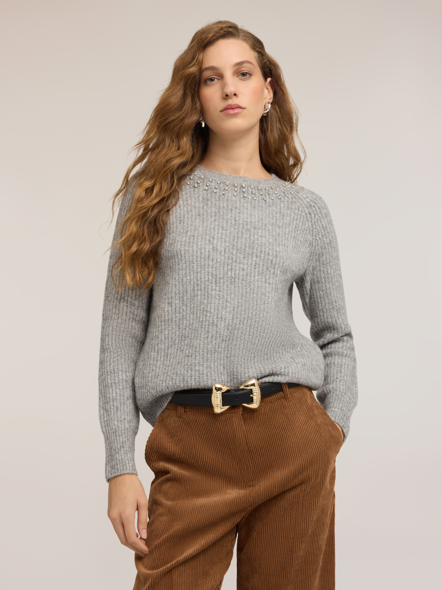 Pull côtelé avec pierres, MOTIVI