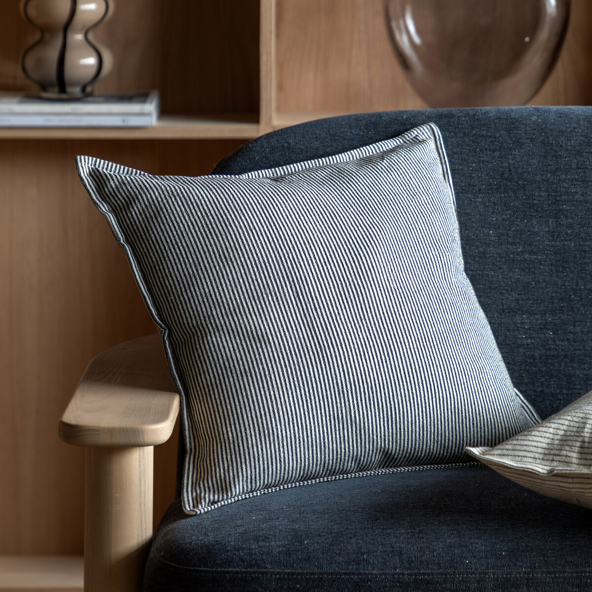 Wellington Woven Stripe Cushion, ÉDITÉ