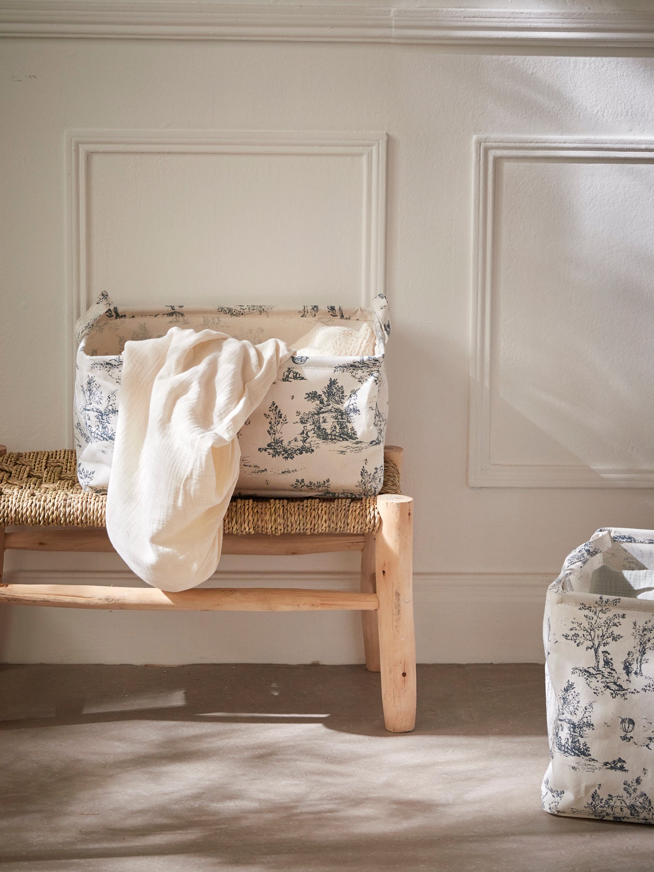 Bac à linge esprit Jouy, petit modèle, CYRILLUS