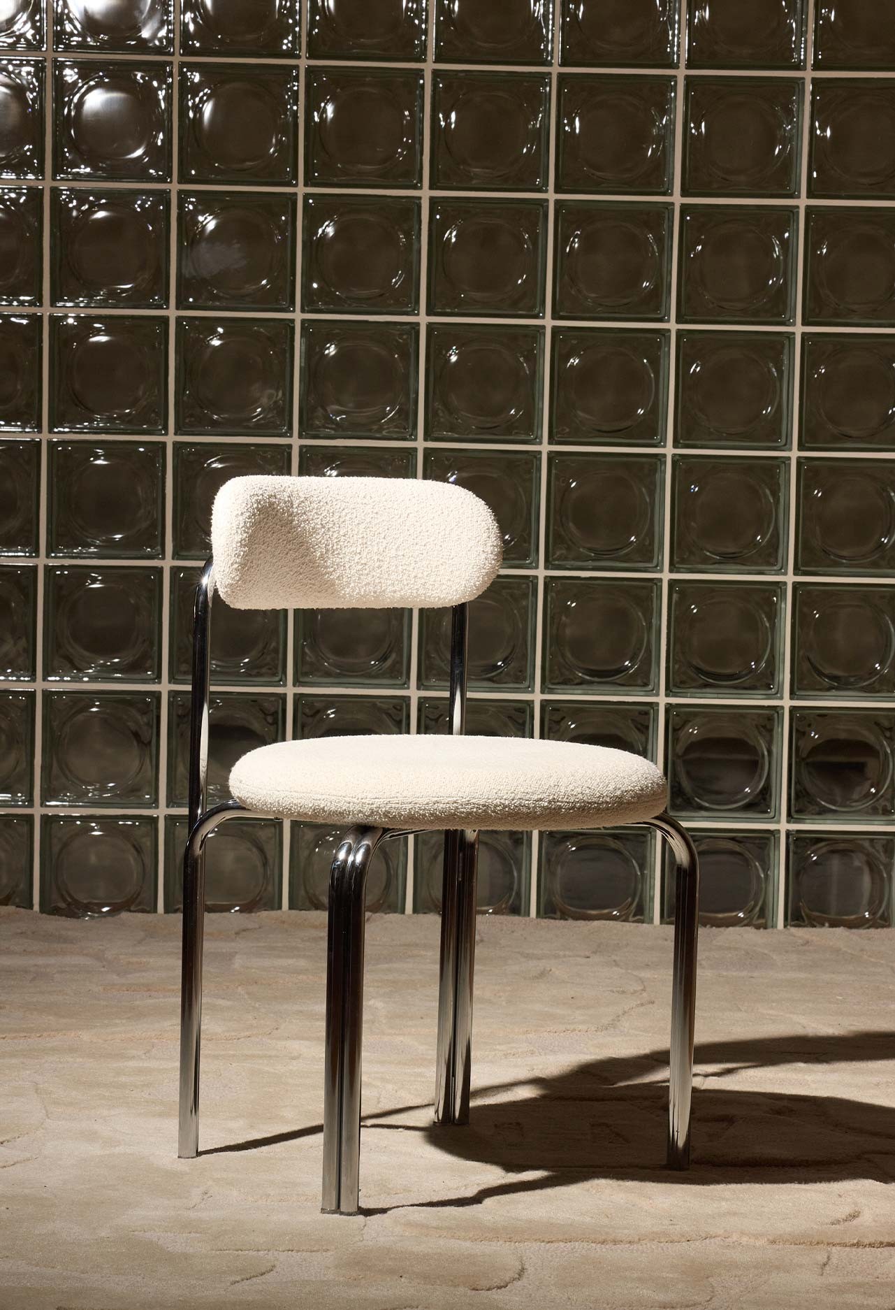 Chaise en acier chromé et bouclette, Violette, GABRIELLE PARIS