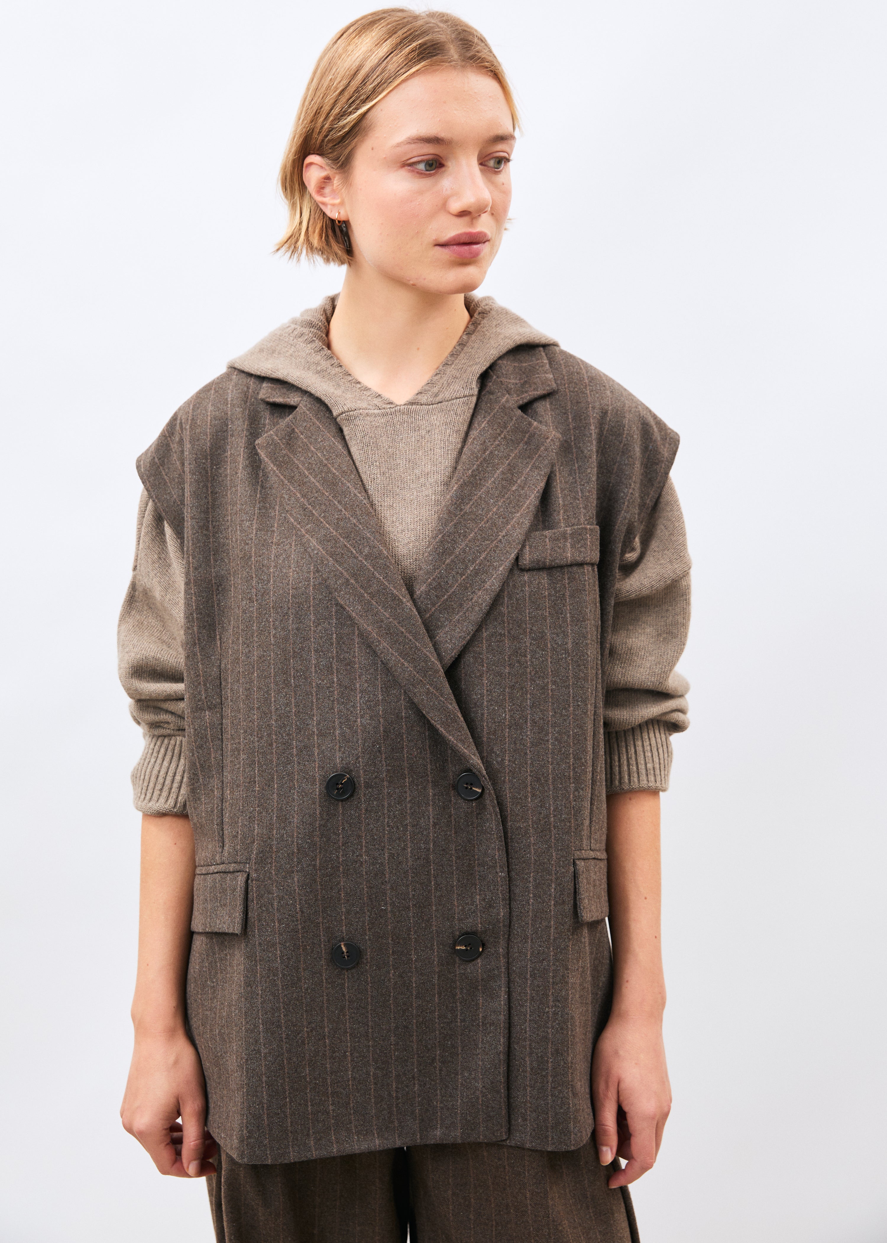 Veste tailleur en flanelle rayée sans manches, HUMILITY