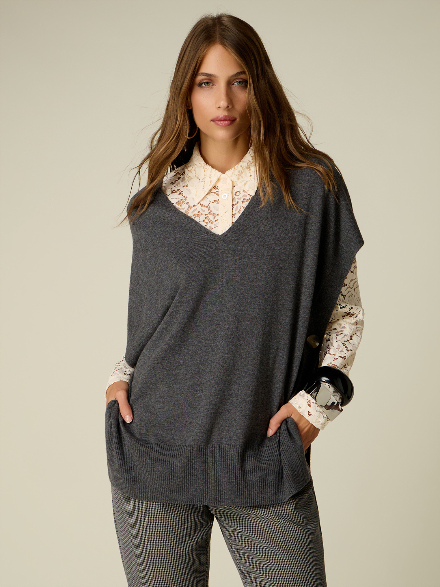 Pull poncho, OLTRE