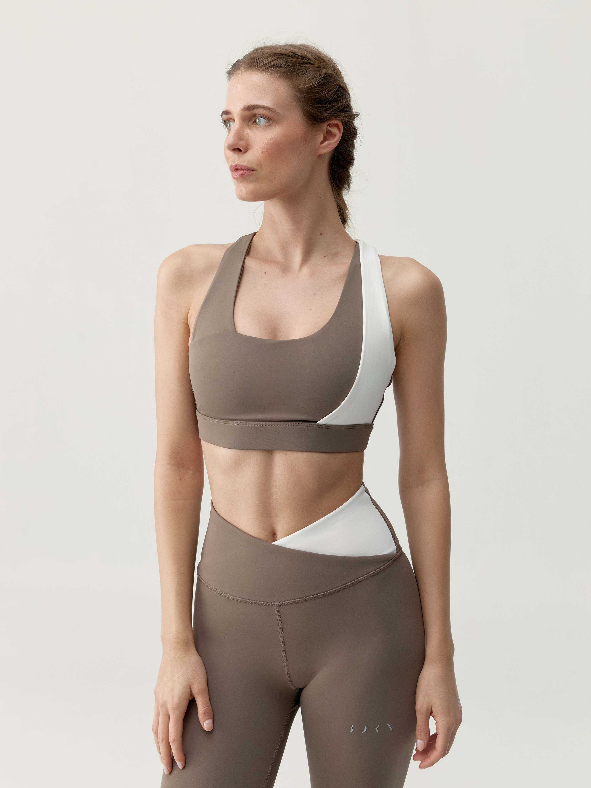Brassière de sport femme Cleo Maintien moyen bretelles coussinets amovibles, BORN