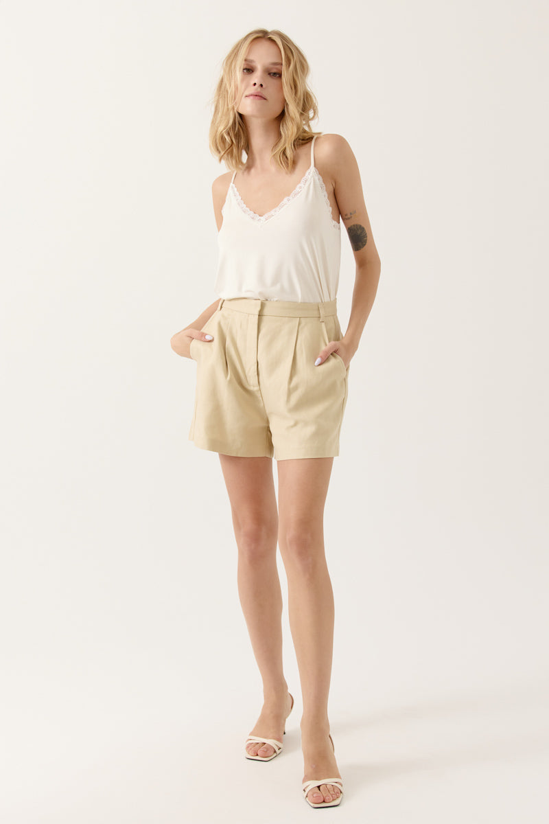 Short taille haute plis sur le devant coupe droite légèrement ample Caila, ARTLOVE