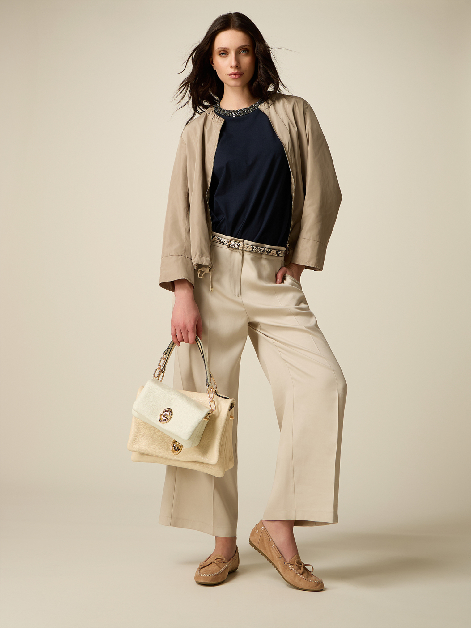Pantalon cropped, OLTRE