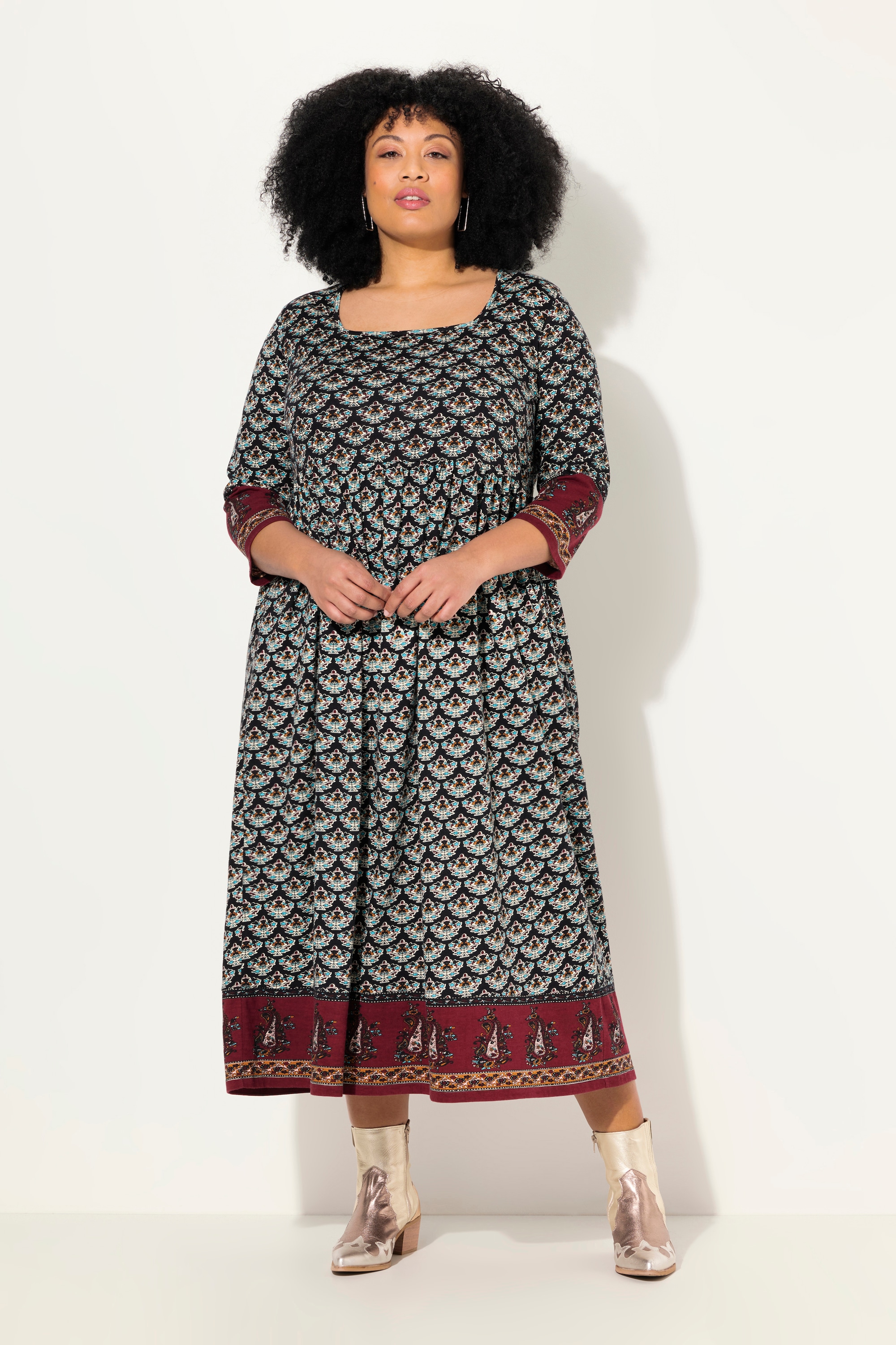 Robe en jersey avec poches. Encolure carrée, ULLA POPKEN