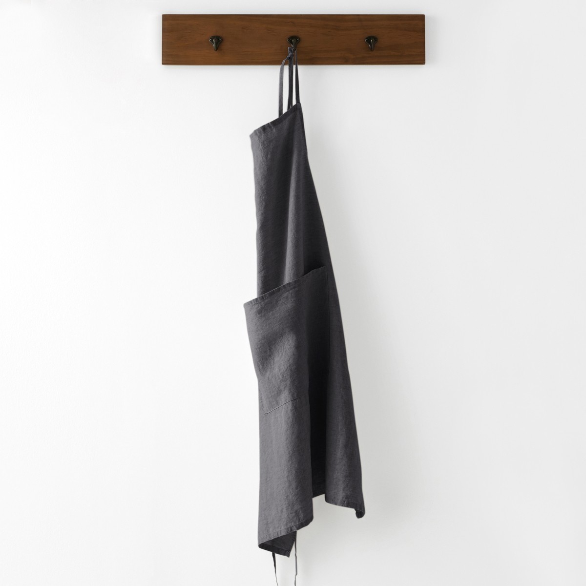 Product photograph of Victorine Washed Linen Apron from La Redoute UK