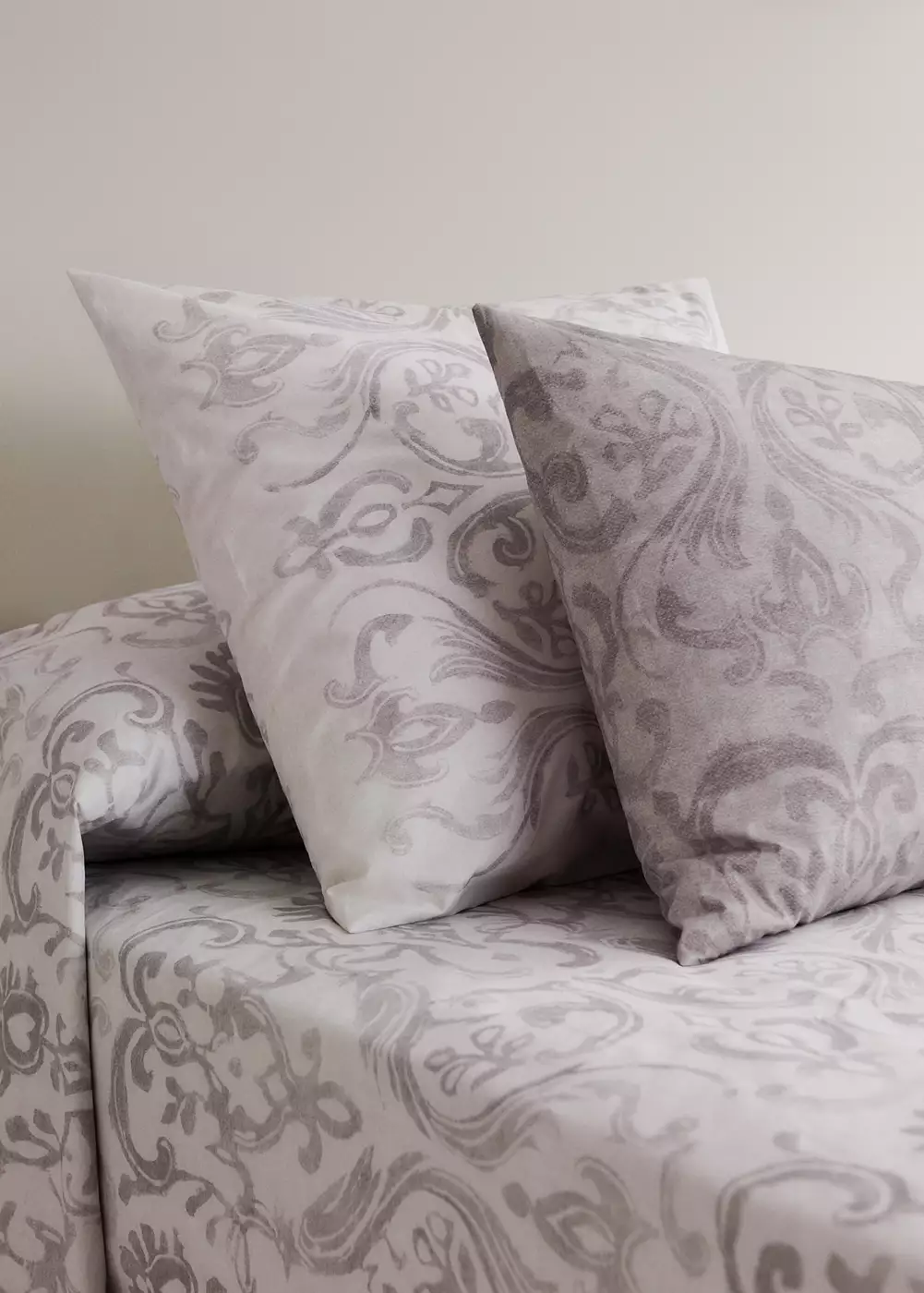 Taie d’oreiller en imprimé fleuri 45x110 cm, MANGO HOME