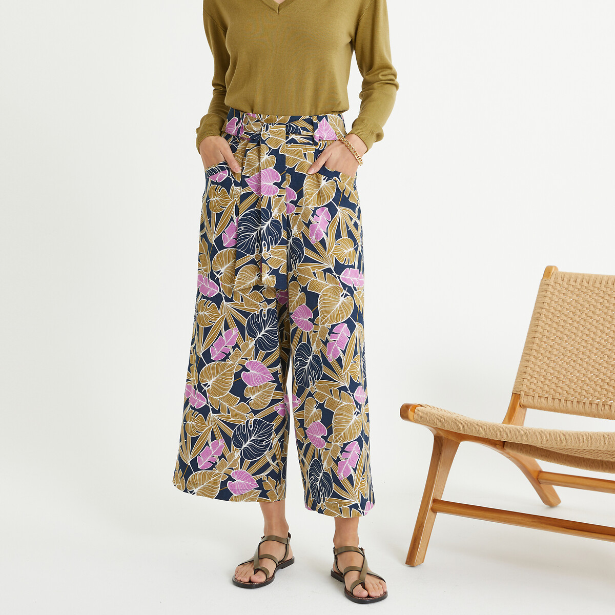 Floral Wide Leg Trousers in Linen Mix, Length 24.5"