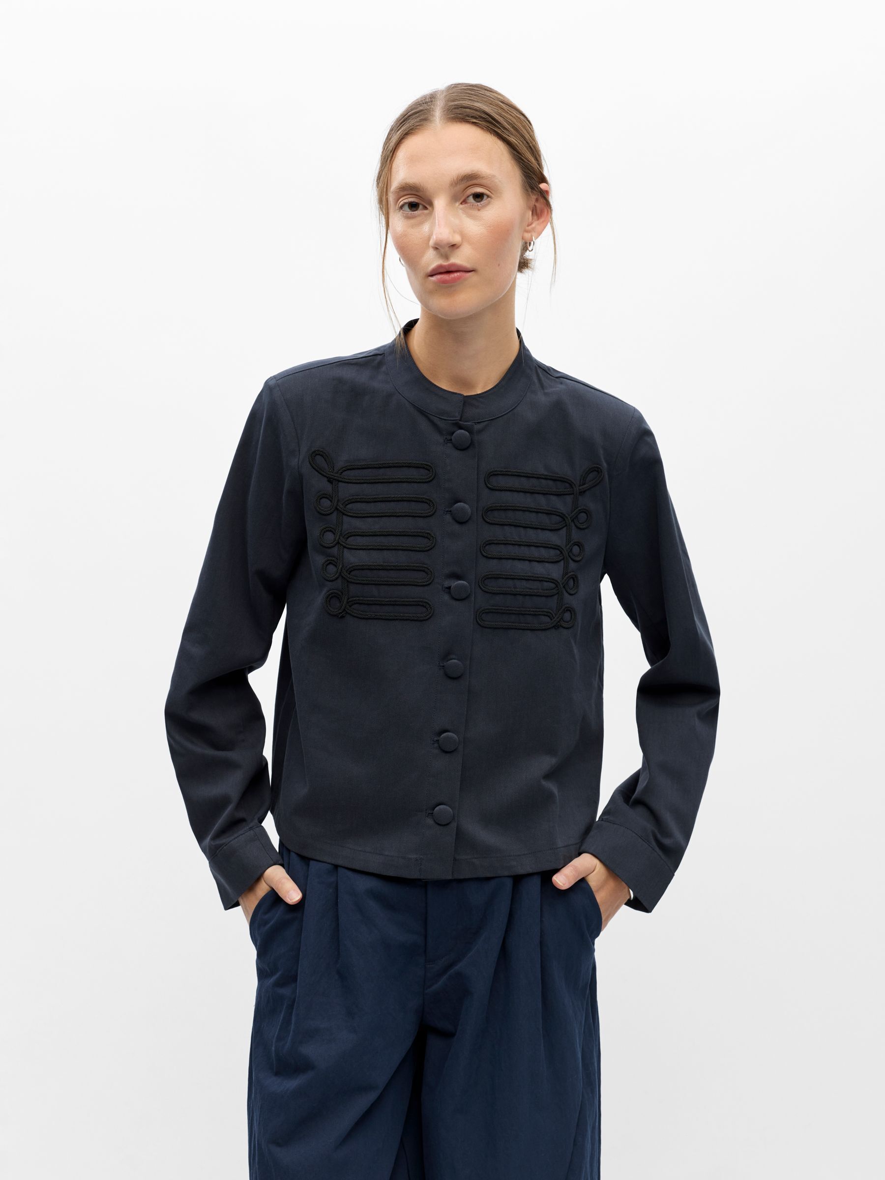 Veste, OBJECT