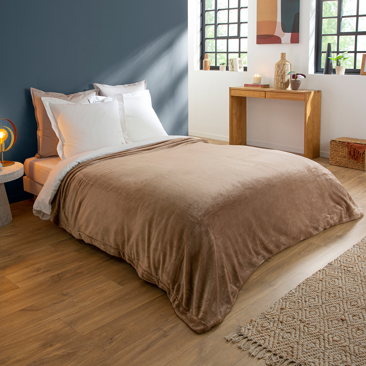 Couverture Polaire Extra Douce Coloris Taupe, DODO