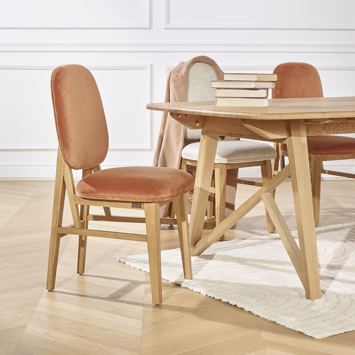 Lot de 2 chaises en chêne massif et velours LUCETTE, ROBIN DES BOIS