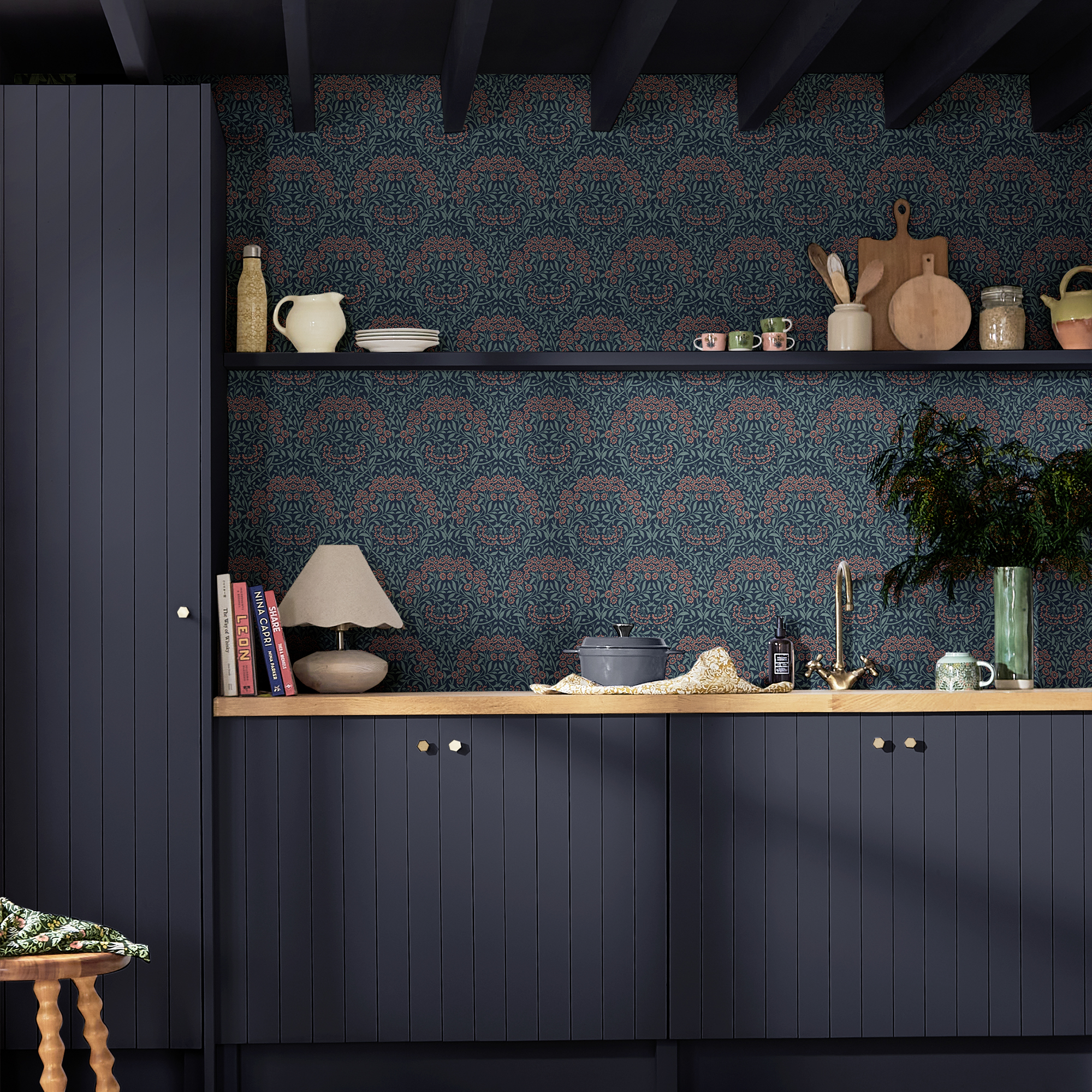 Papier peint fleuri Michaelmas Daisy Midnight, WILLIAM MORRIS AT HOME