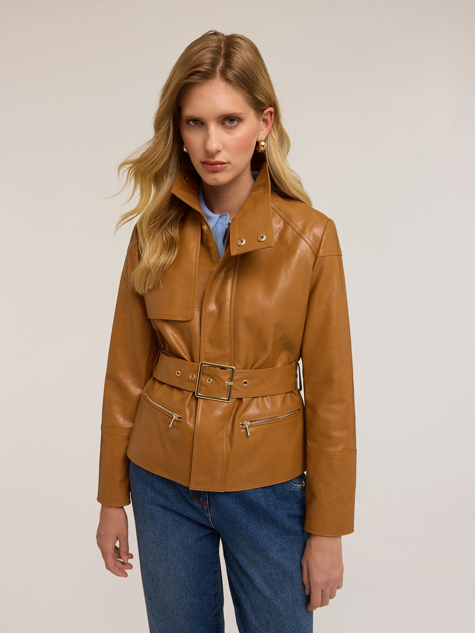 Veste avec ceinture en tissu enduit, MOTIVI