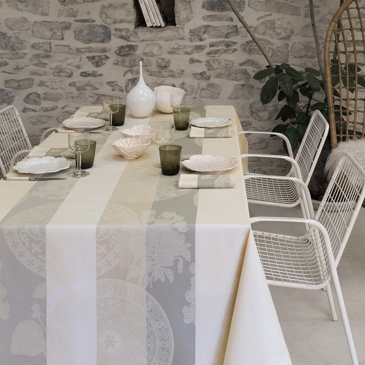Nappe enduite en Coton, FLEURS GOURMANDES, LE JACQUARD FRANCAIS
