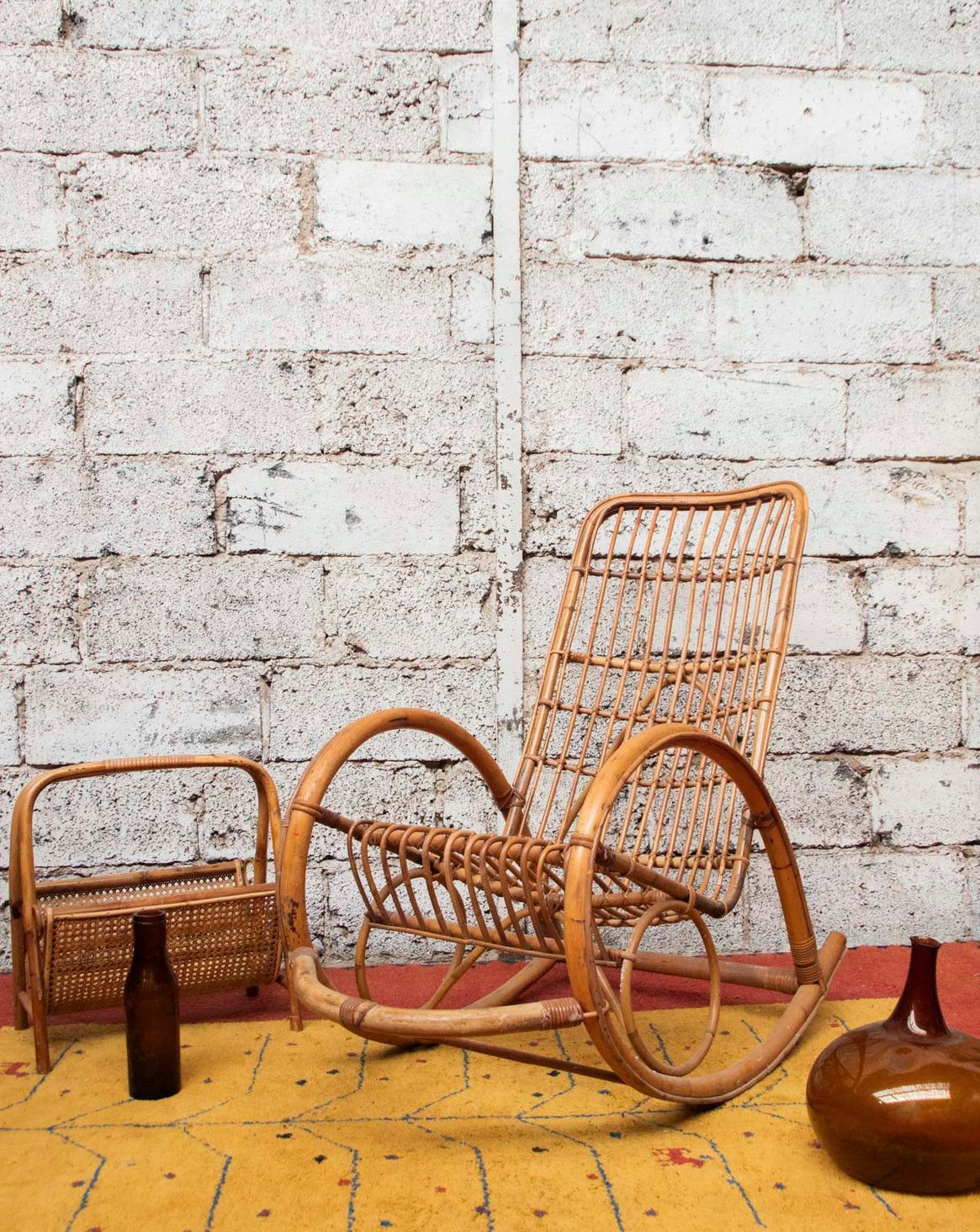 Rocking-chair en rotin clair Alibert N°68 - Bon état, DEBONGOUT