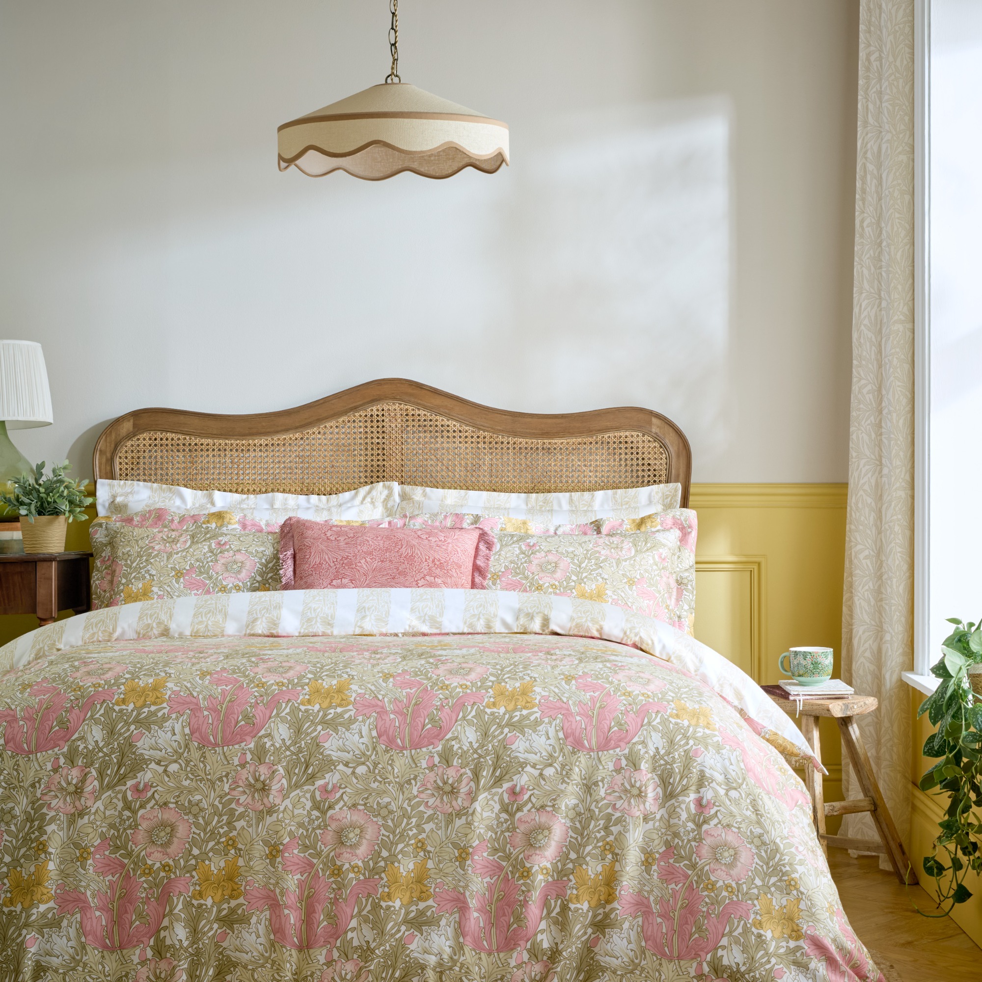 Parure de lit, housse de couette fleurie/rayures  + 2 taies pour lit en 140 Tulipes et chèvrefeuille, WILLIAM MORRIS AT HOME