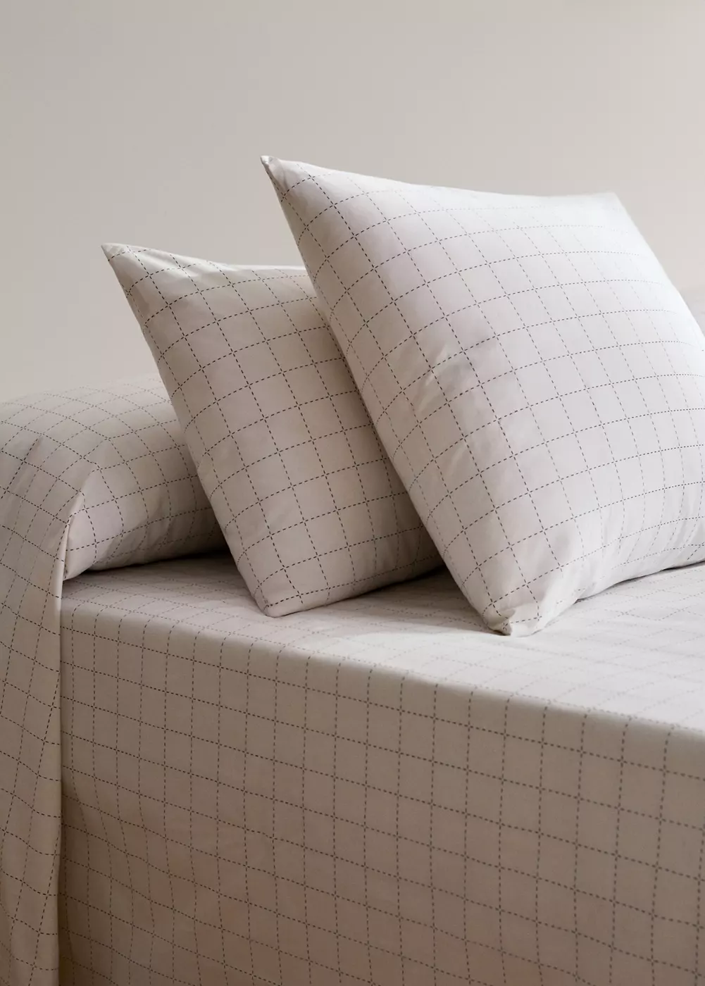 Deux taies d'oreiller percale de coton à carreaux surpiqués 60x60 cm, MANGO HOME